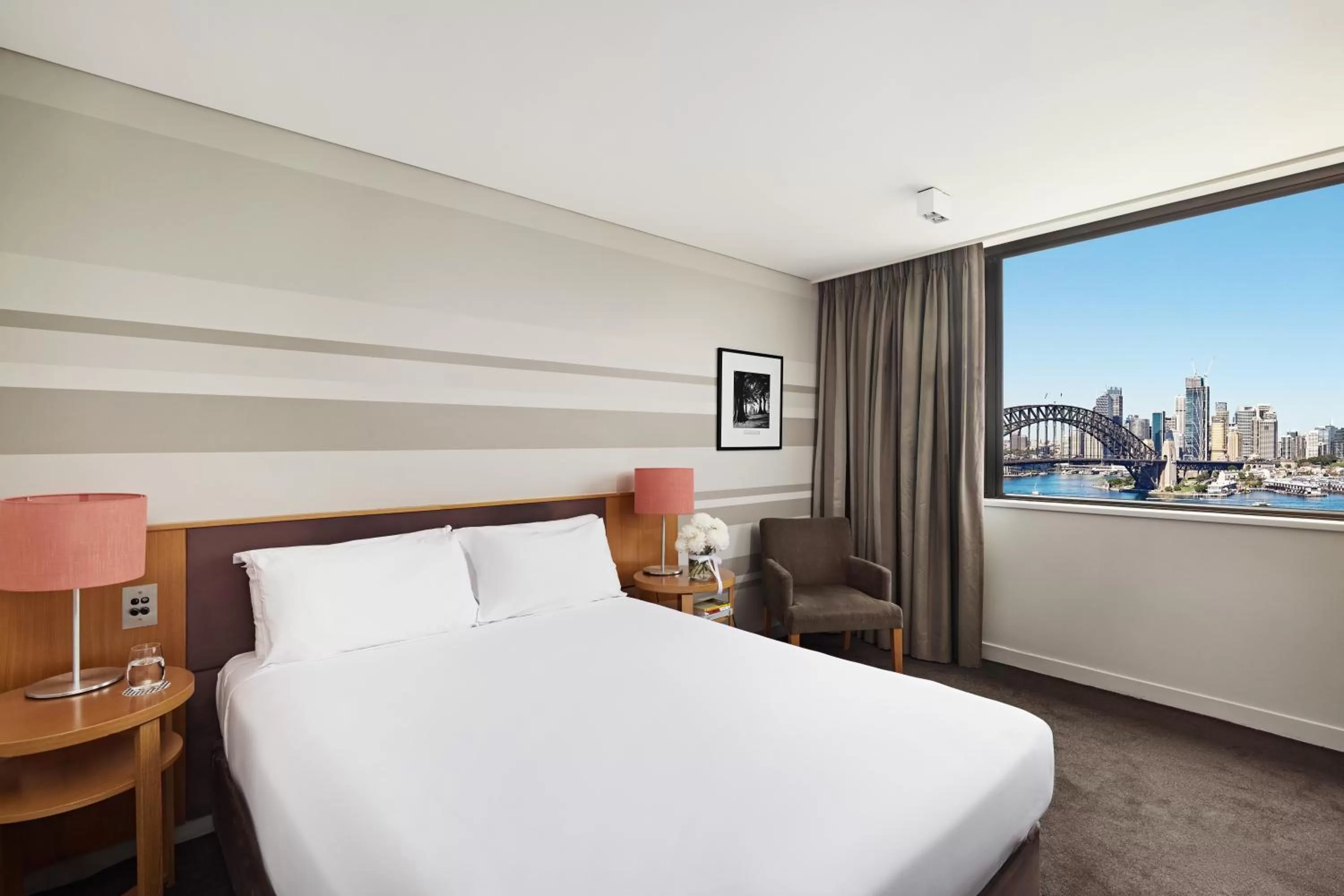 Superior Harbor Bridge King Room in View Sydney