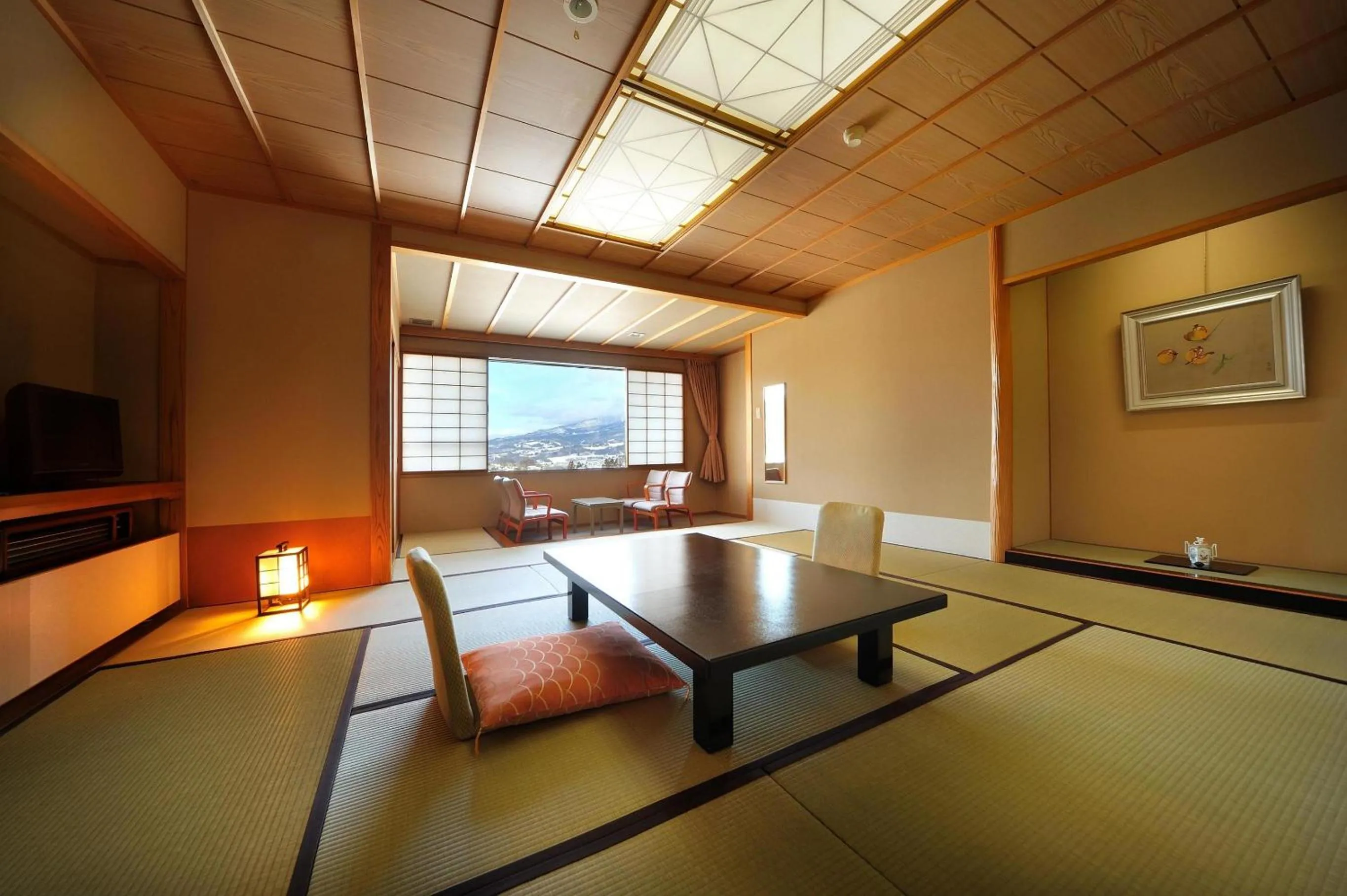 Japanese-Style Deluxe Room in Senkeien Tsukioka Hotel