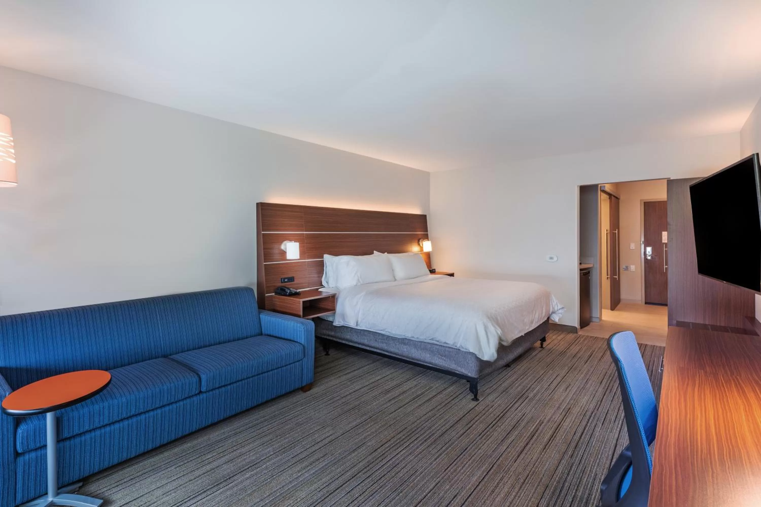 King Suite in Holiday Inn Express & Suites - Parsons by IHG