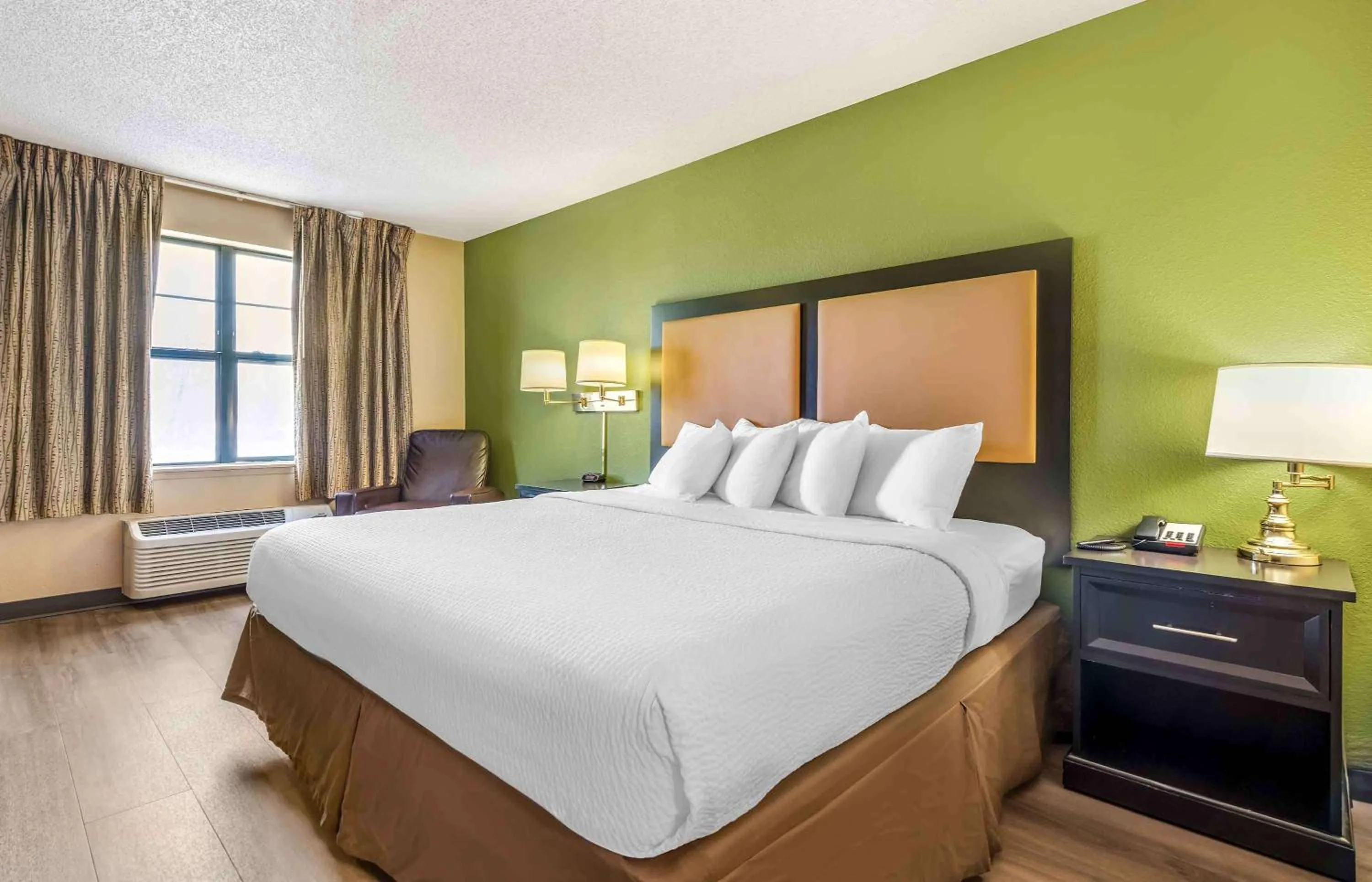 Studio with One King Bed - Non-Smoking in Extended Stay America Suites - Minneapolis - Maple Grove