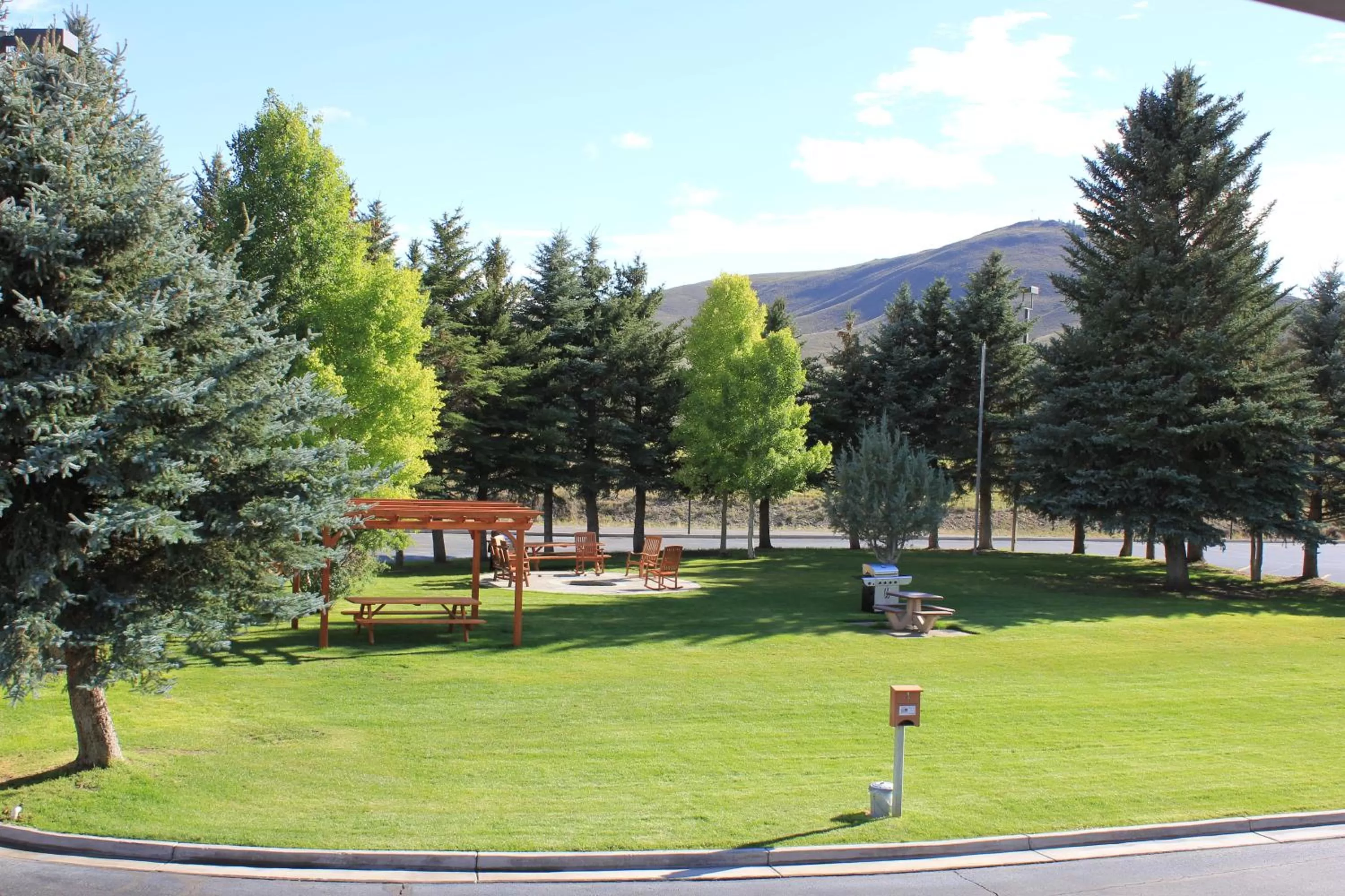 The Inn at Tomichi Village