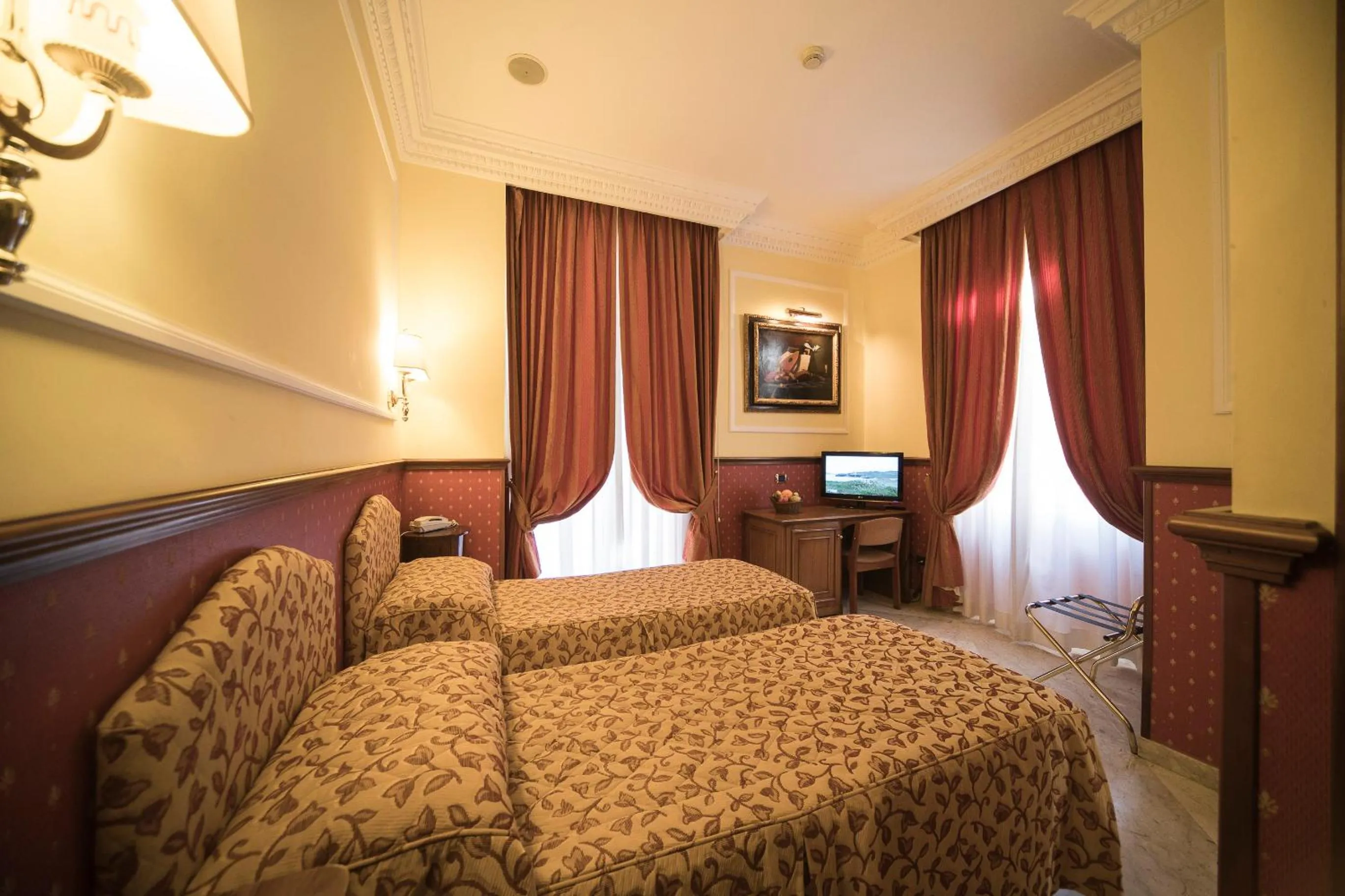Double Room in Hotel Donatello