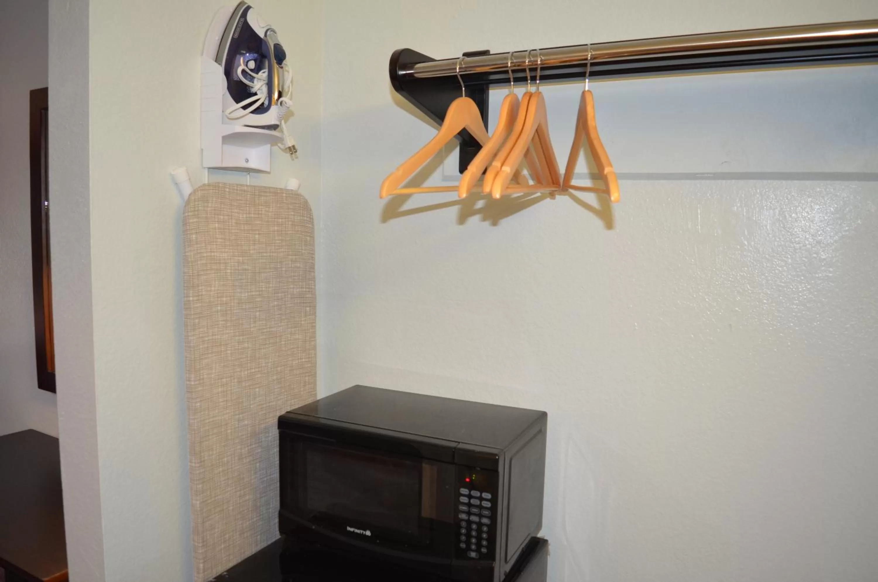 King Room (Smoking) in Welcome Inn Corona