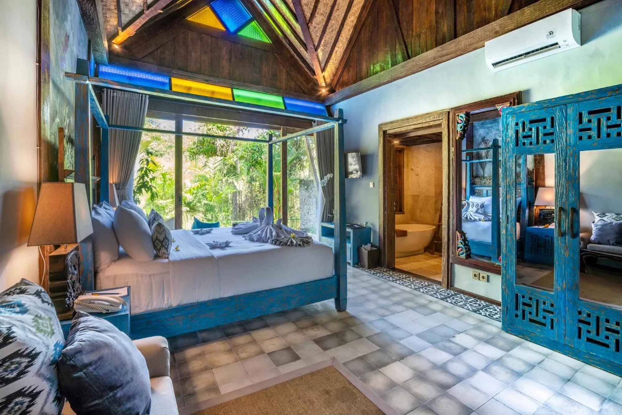 Photo of the whole room, Bed in Menzel Villa Ubud