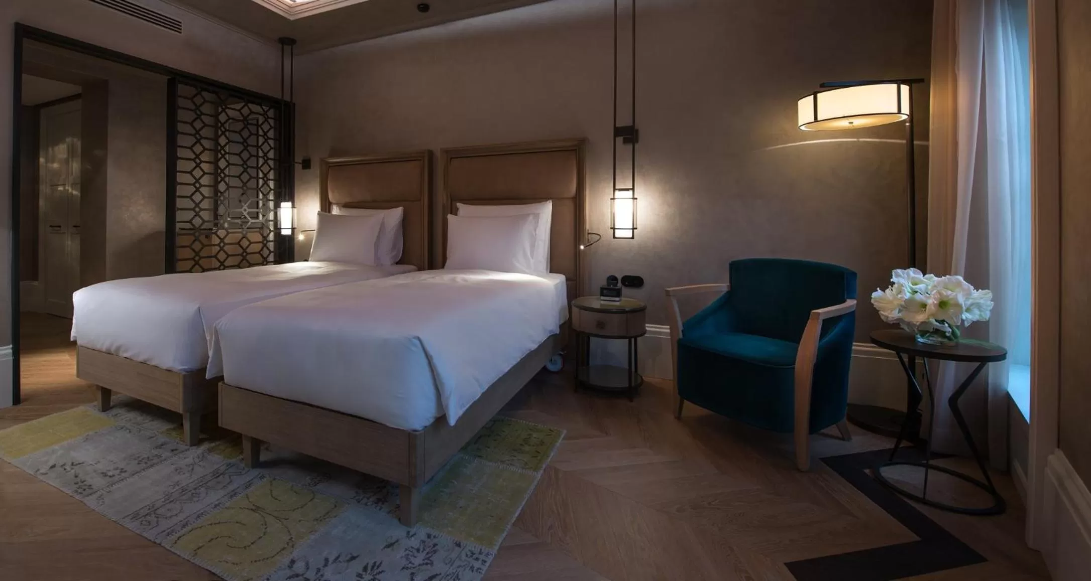 Deluxe Twin Room in 10 Karakoy