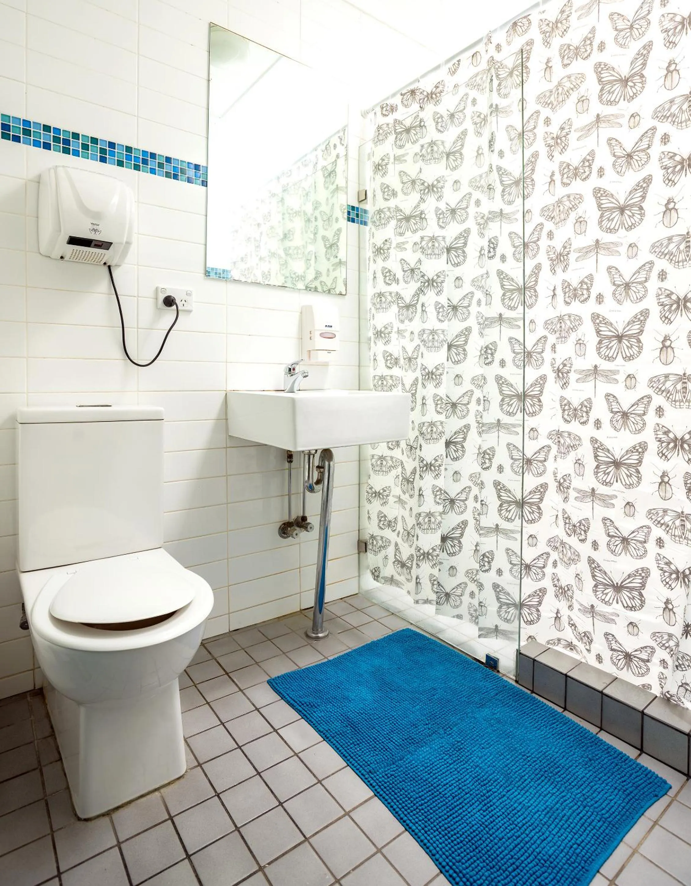 Shower in Original Backpackers
