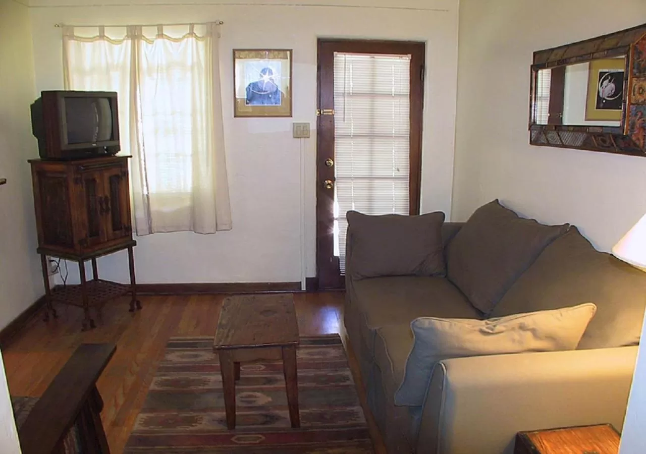 Efficiency Queen Room - Non-smoking in Casas de Suenos Old Town Historic Inn, an Ascend Collection Hotel