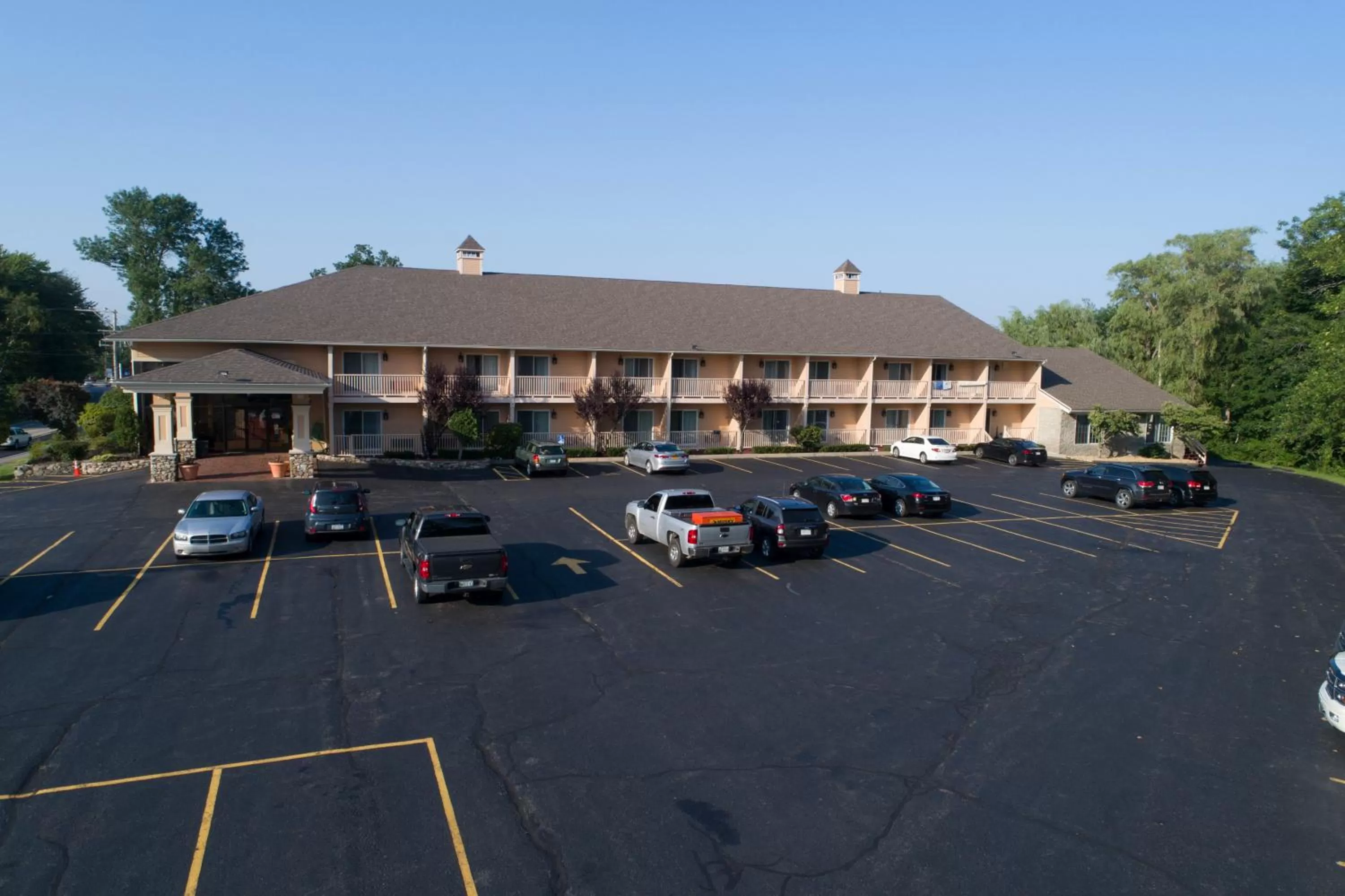 Facade/entrance in Hampton Falls Inn