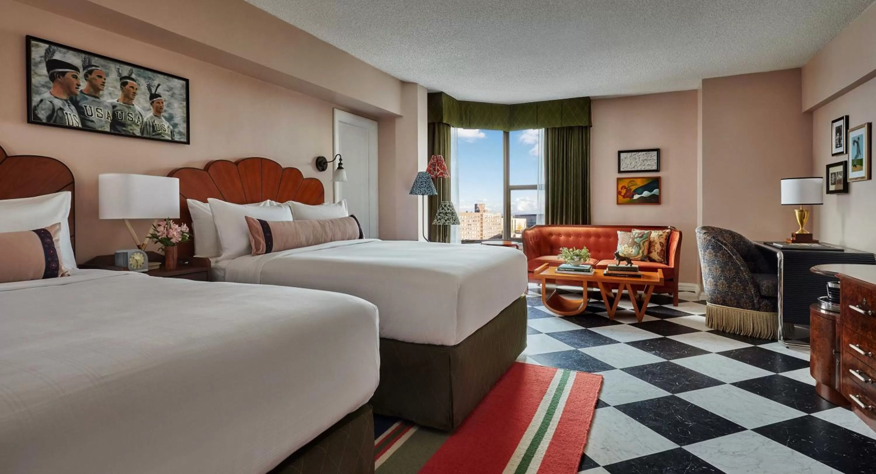 Graduate Queen Queen in Graduate Seattle