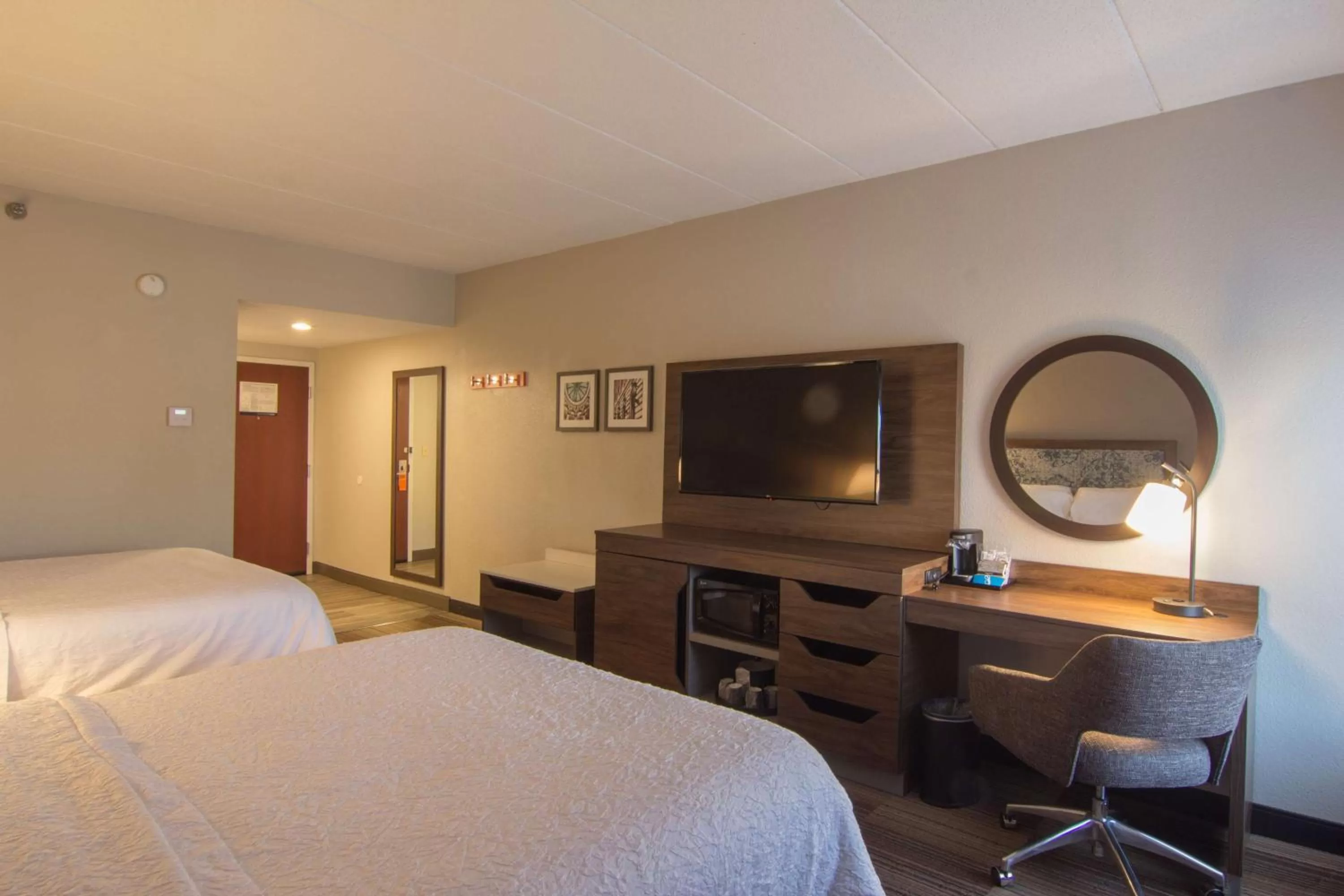 Bedroom, Bed in Hampton Inn Medina