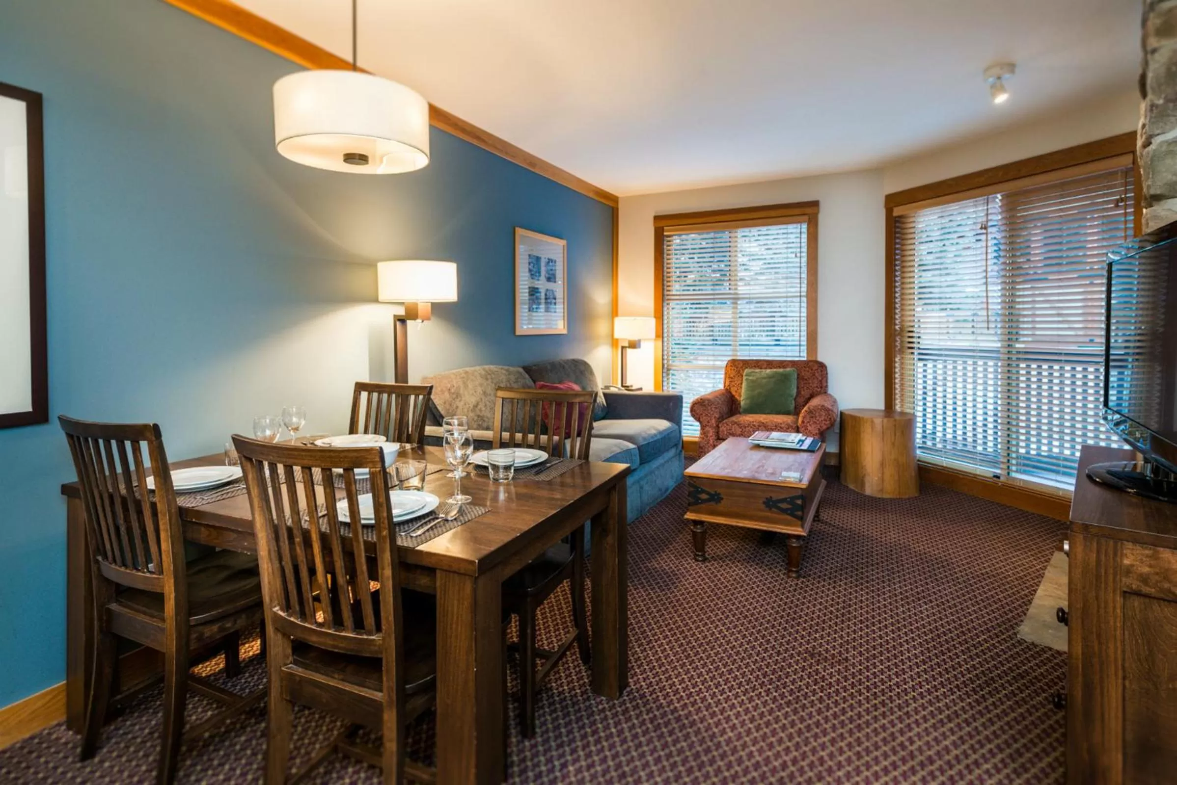 One-Bedroom and Den in Legends