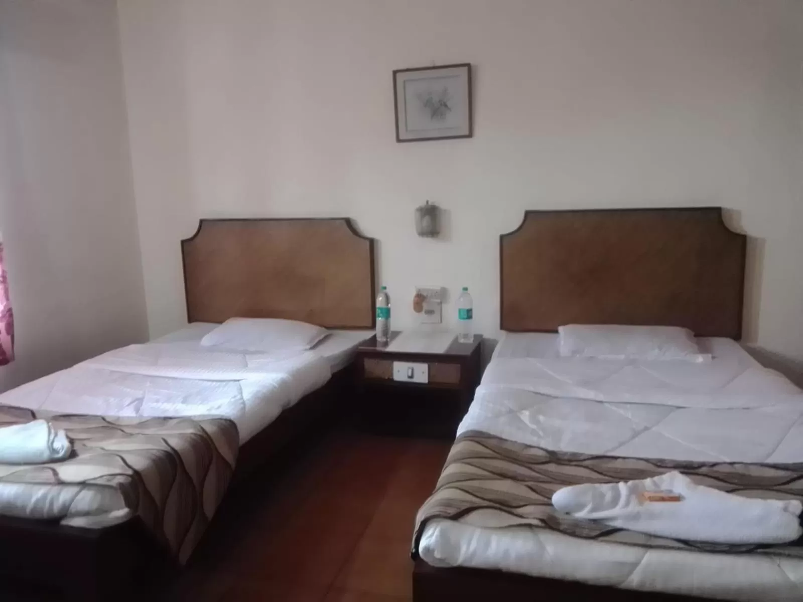Budget Double Room in Hotel Indsurya