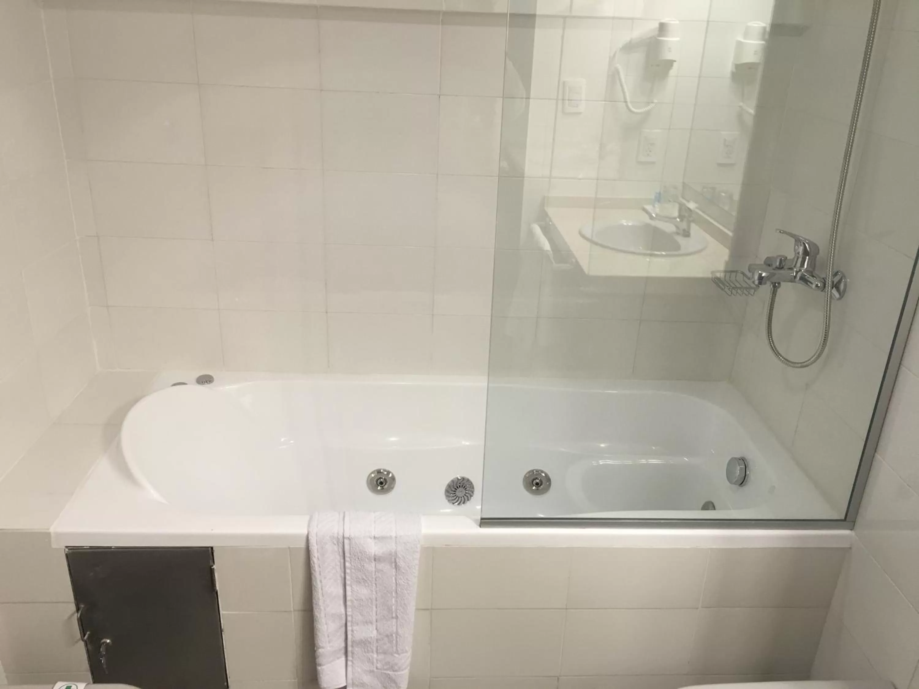 Suite - single occupancy in Crystal Tower