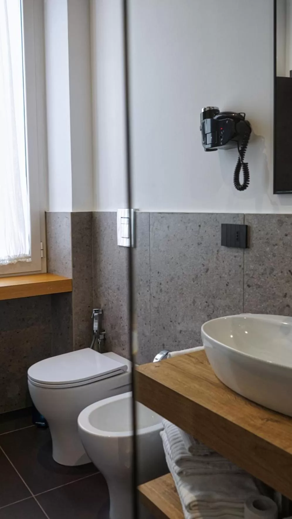 Quadruple Room with Private Bathroom in Central Lodge Hotel