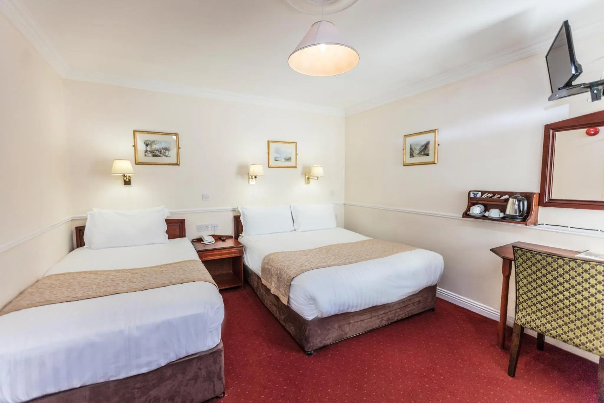 Triple Room in The Lansdowne Hotel
