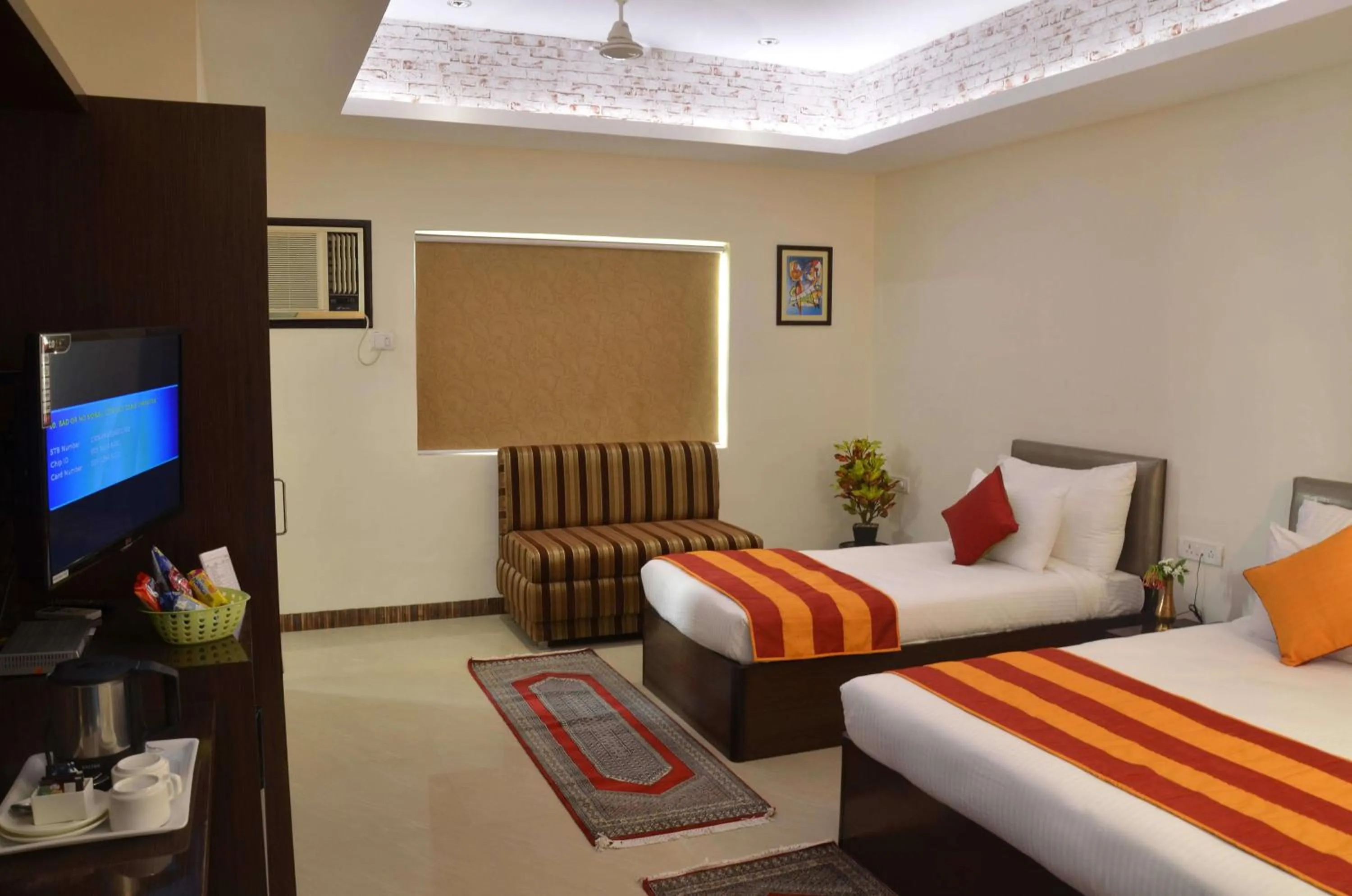 Luxury Triple Room in Hotel Karan Vilas