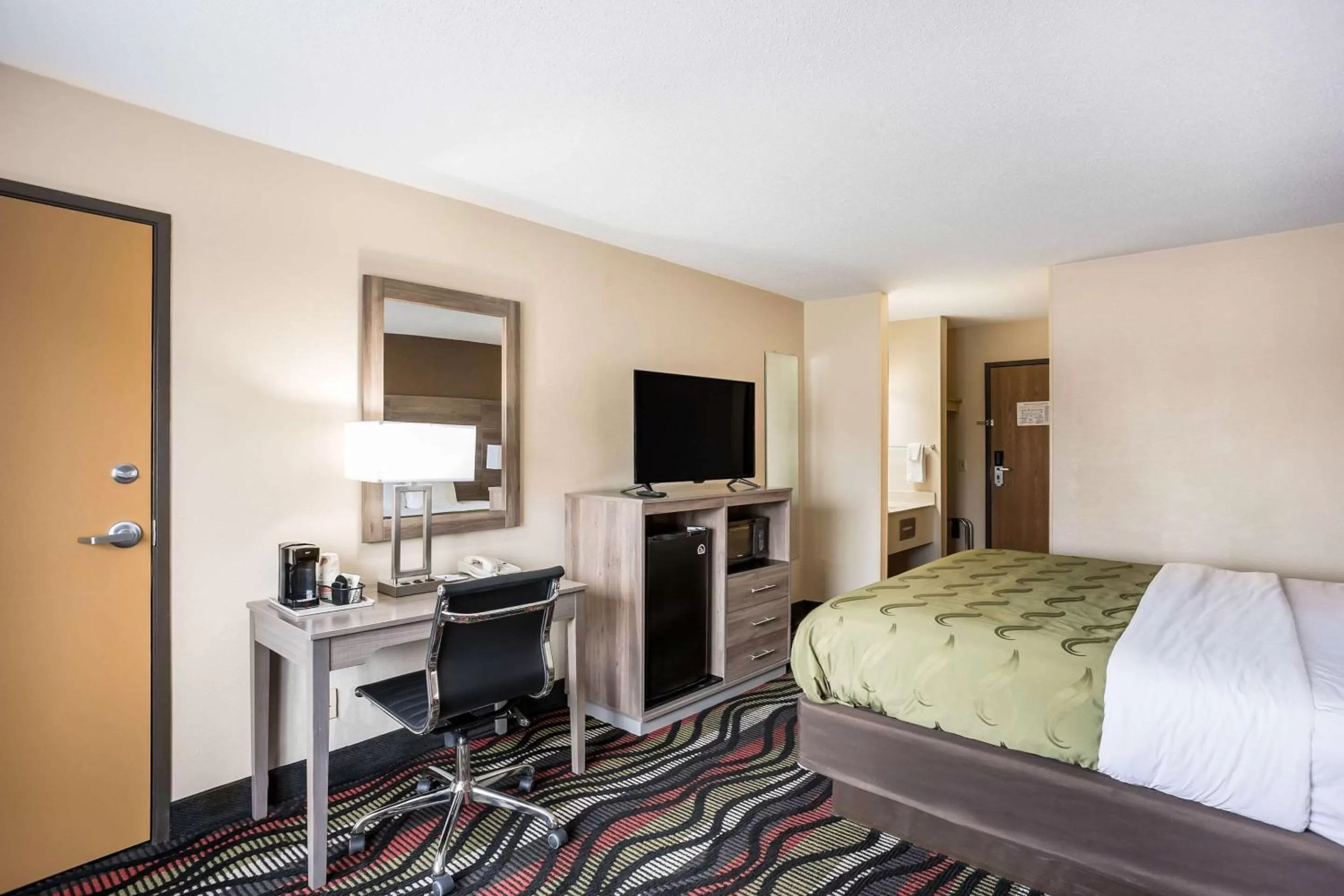 King Room in Quality Inn Cedar Rapids South