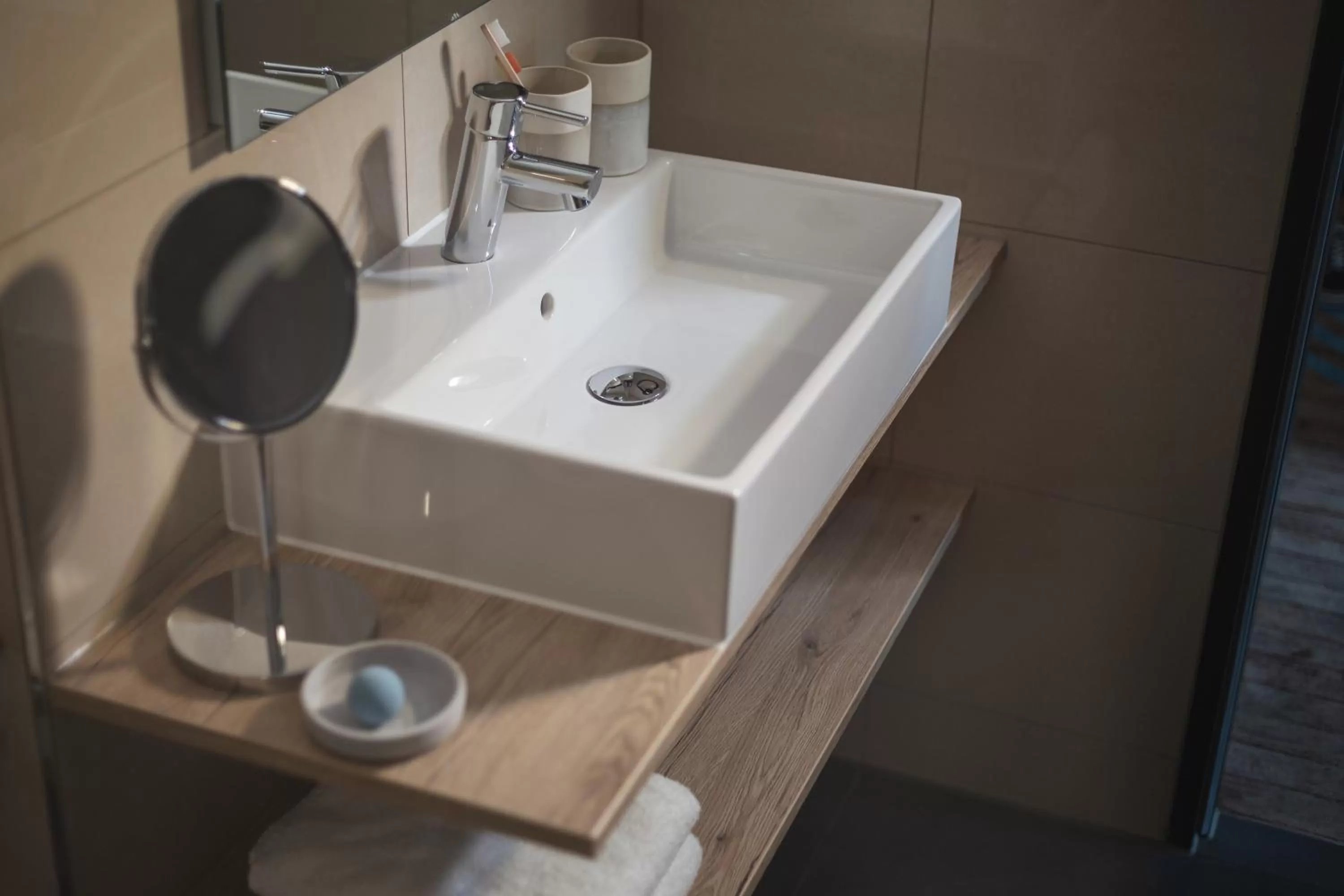 Standard Queen Room in Holiday Inn - the niu, Brass Munich Olympiapark by IHG