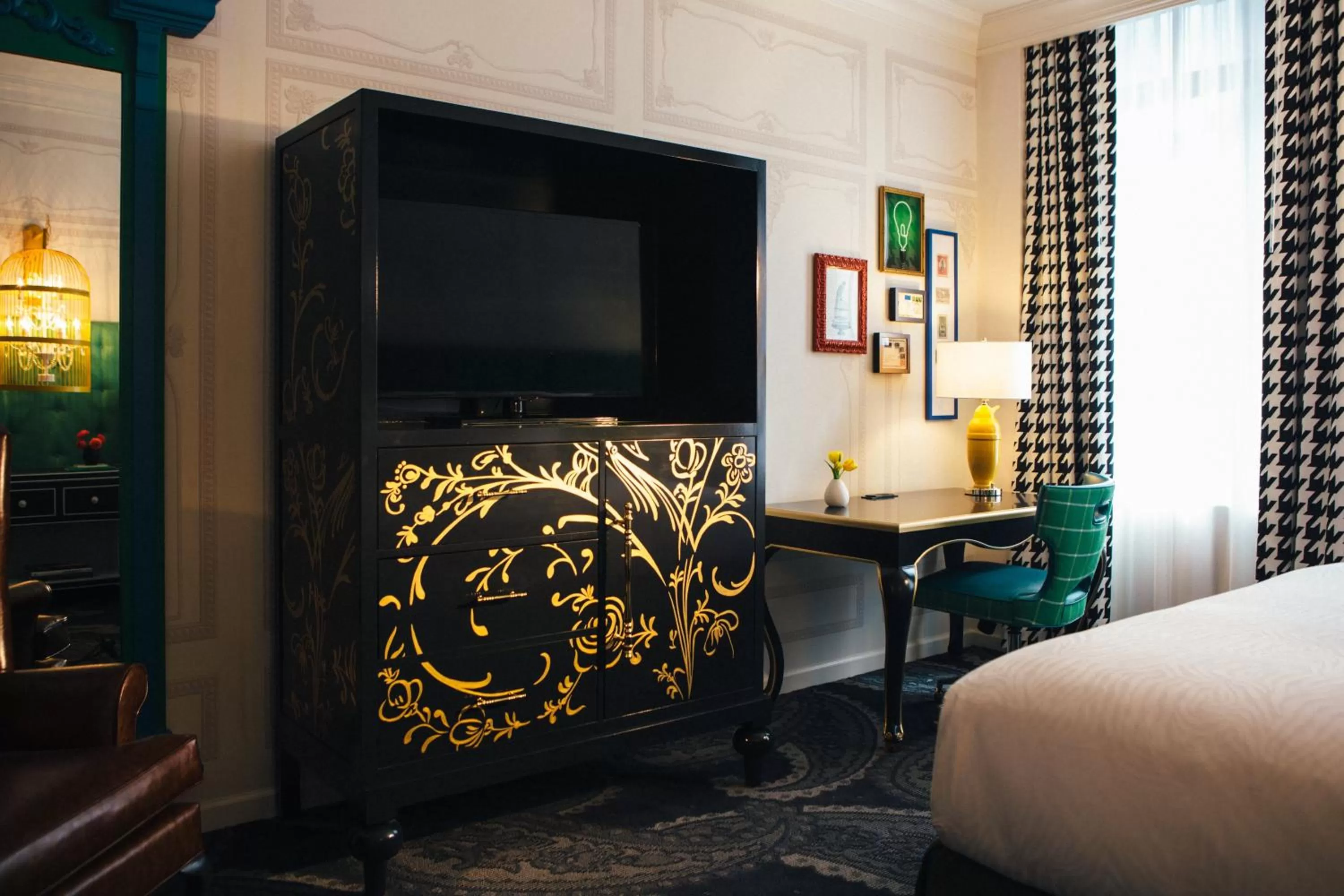 King Room in Kimpton Hotel Monaco Pittsburgh by IHG