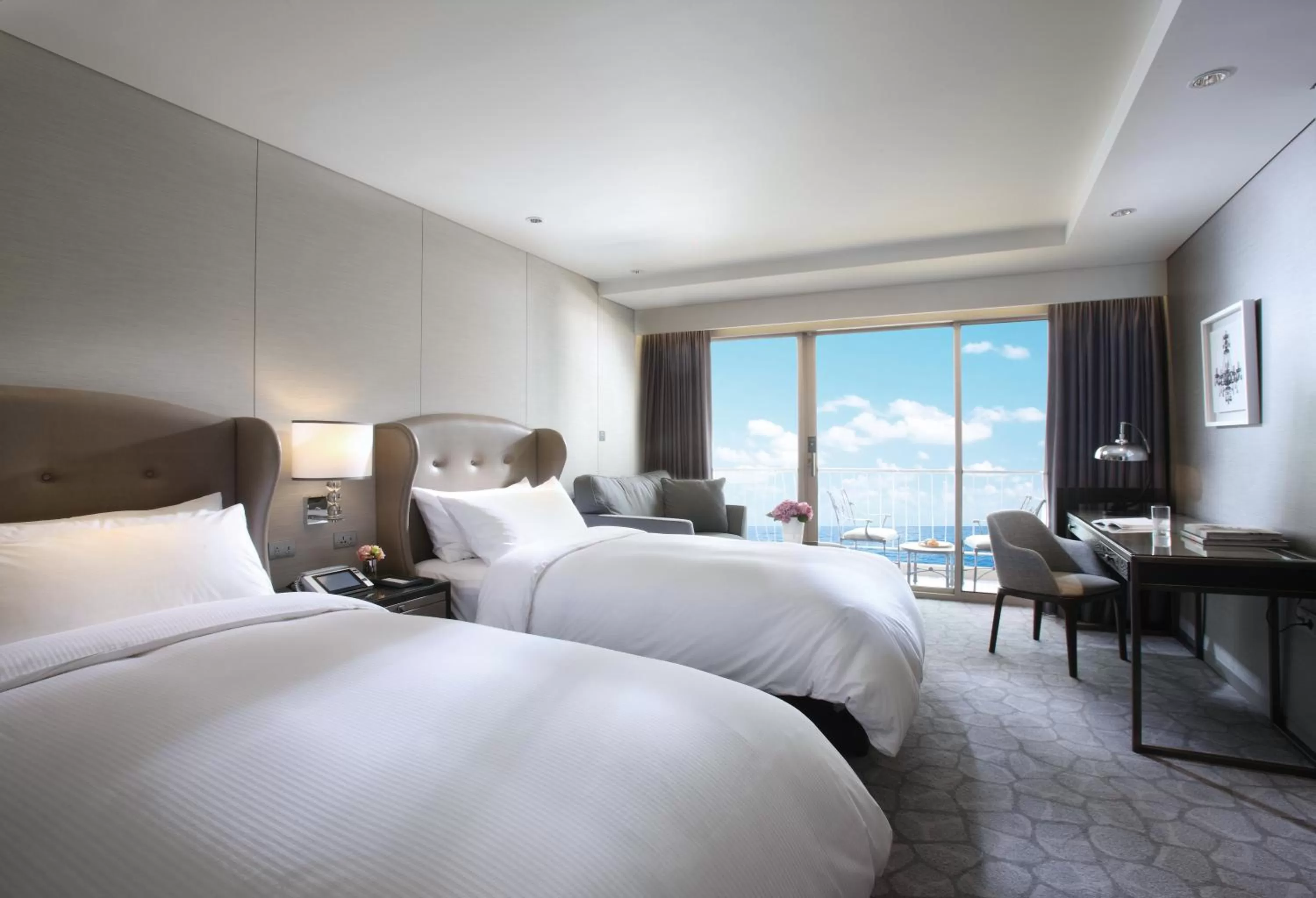 Deluxe Twin Room with Sea View - Annex in Paradise Hotel Busan