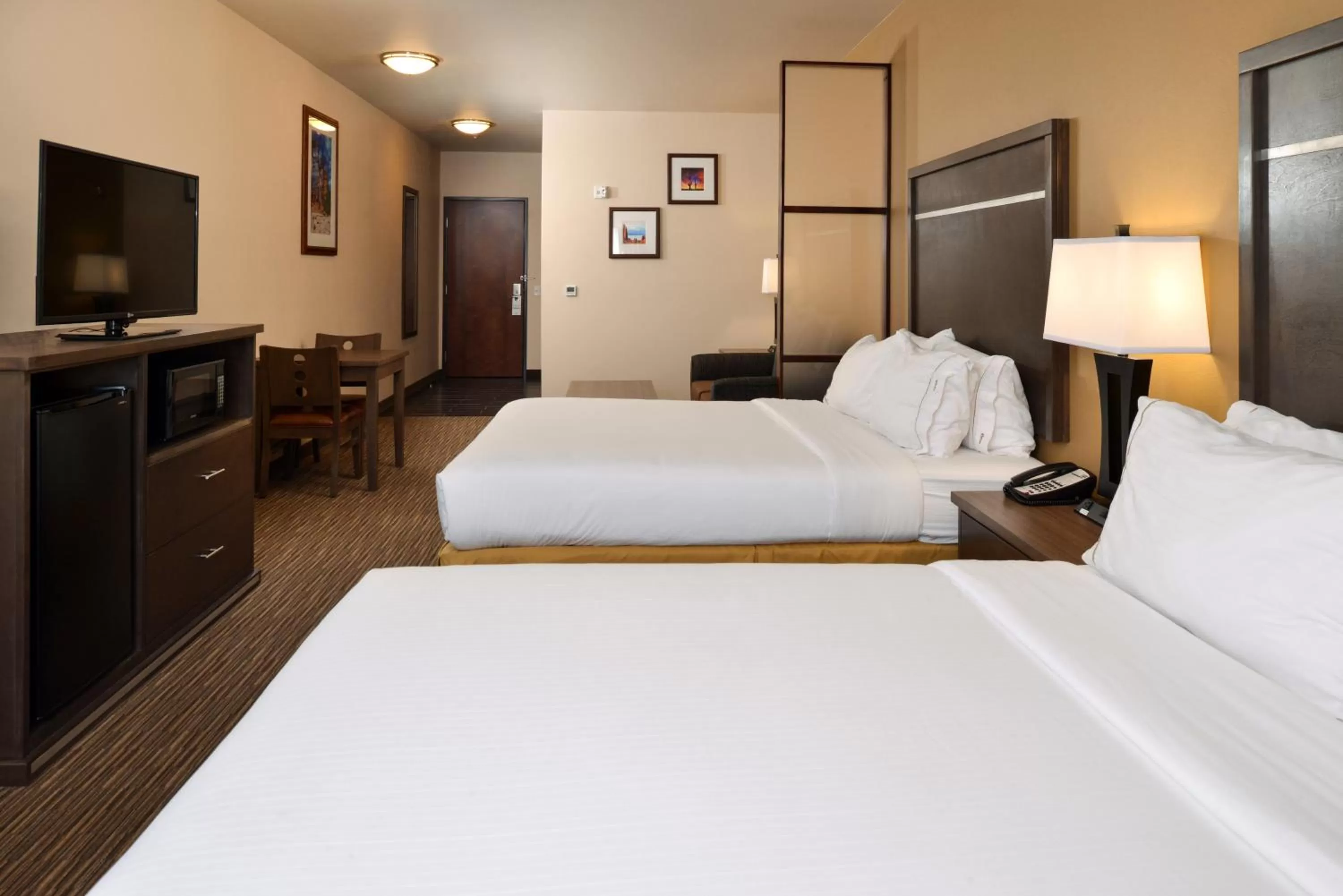 Suite with Mobility Accessible Tub - Non-Smoking in Holiday Inn Express & Suites Globe by IHG