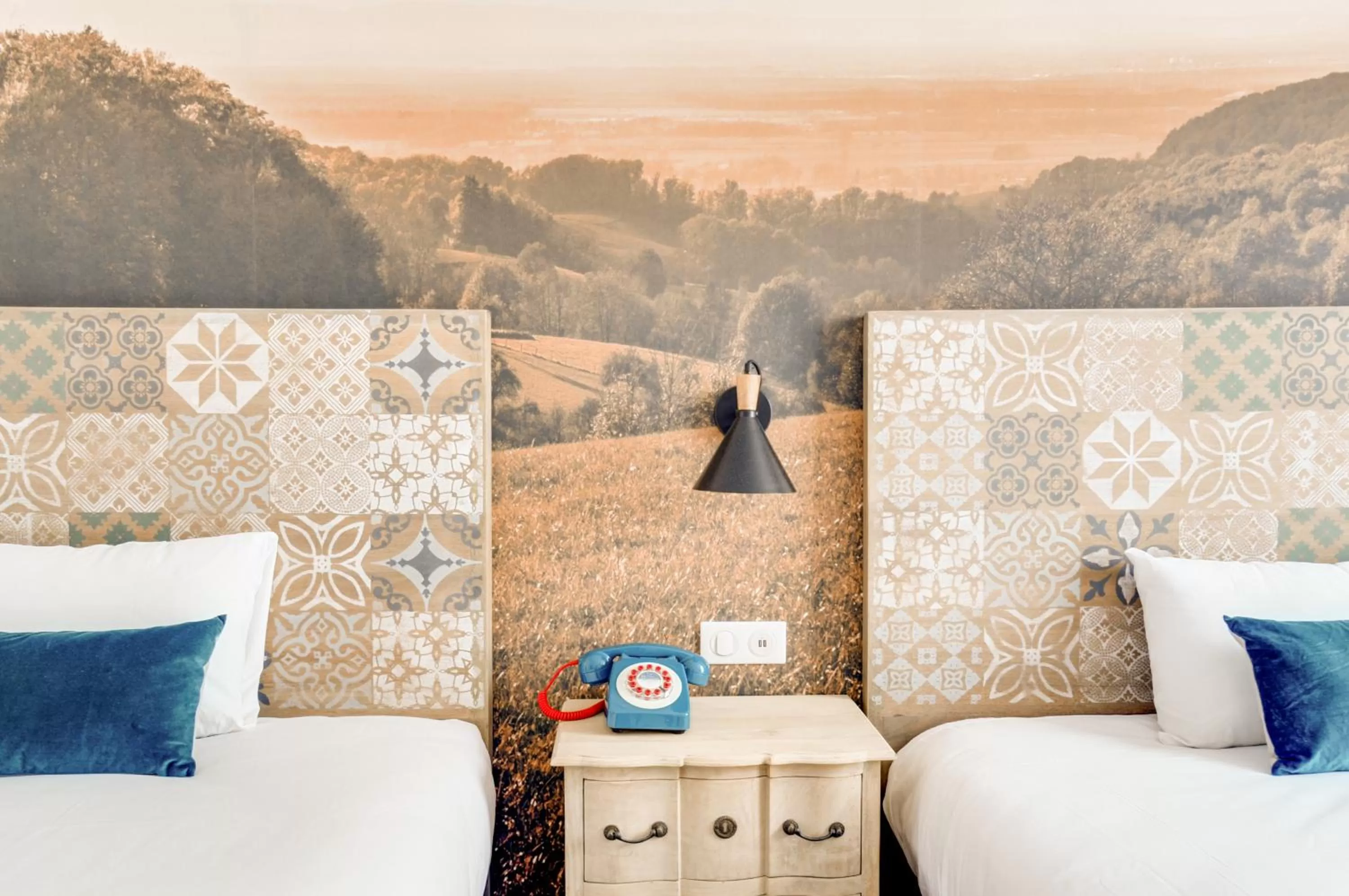 Large Twin Room in La Maison Hôtel Mulhouse Centre