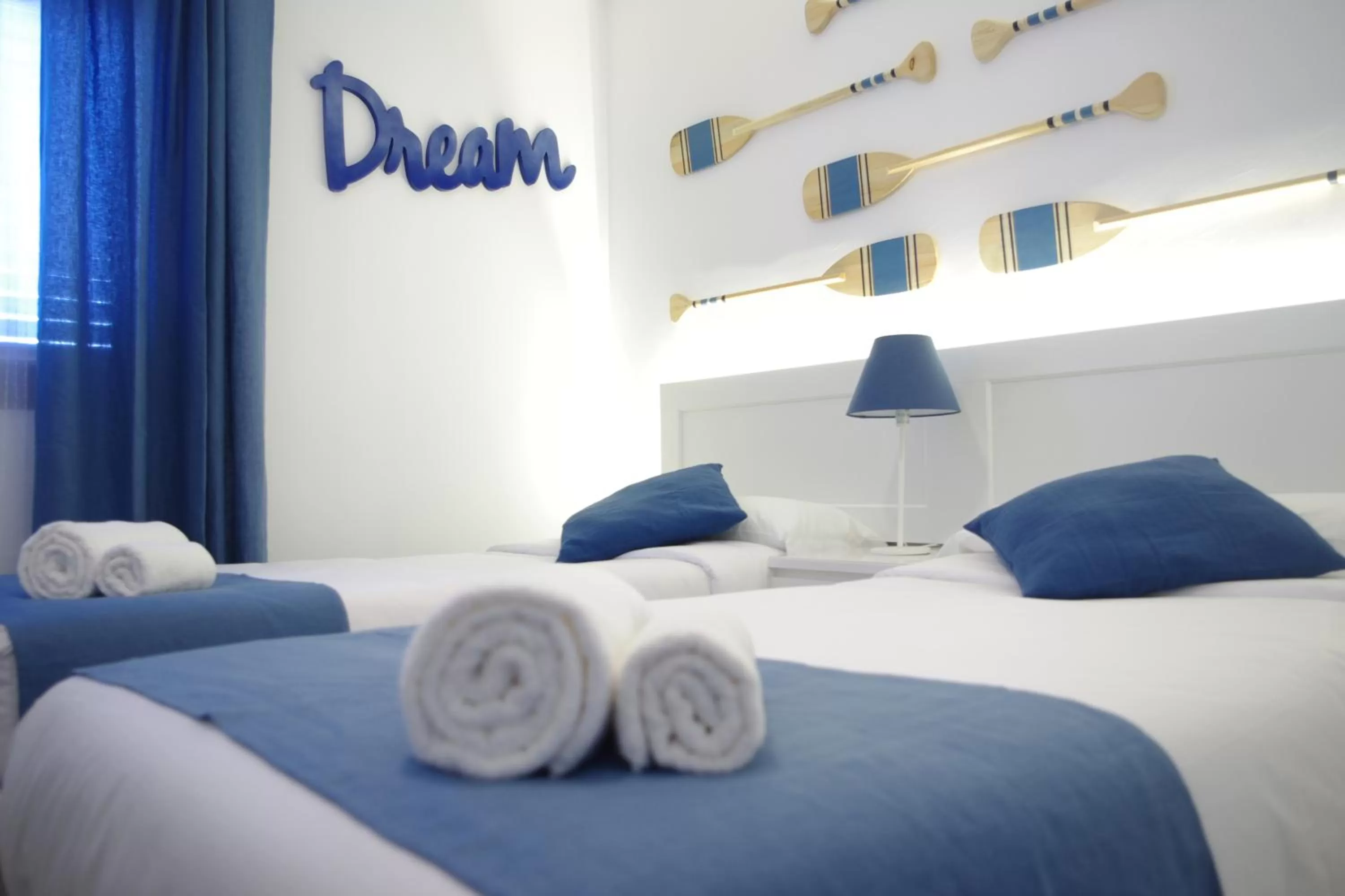 Twin Room with Private External Bathroom - single occupancy in MAGMA Rooms Playa Honda