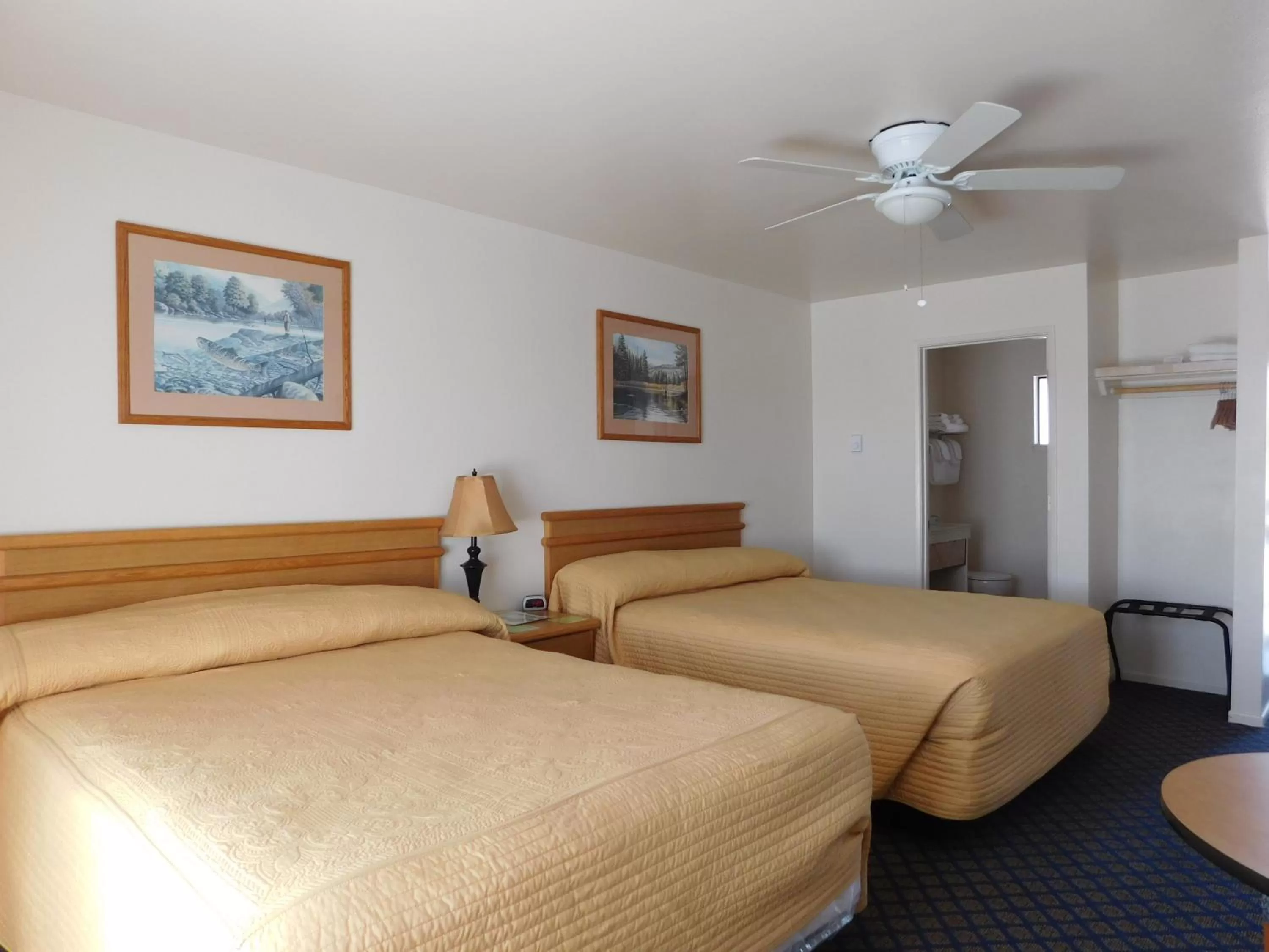 Deluxe Queen Room with Two Queen Beds - NOT Pet Friendly in Wild Rivers Motorlodge