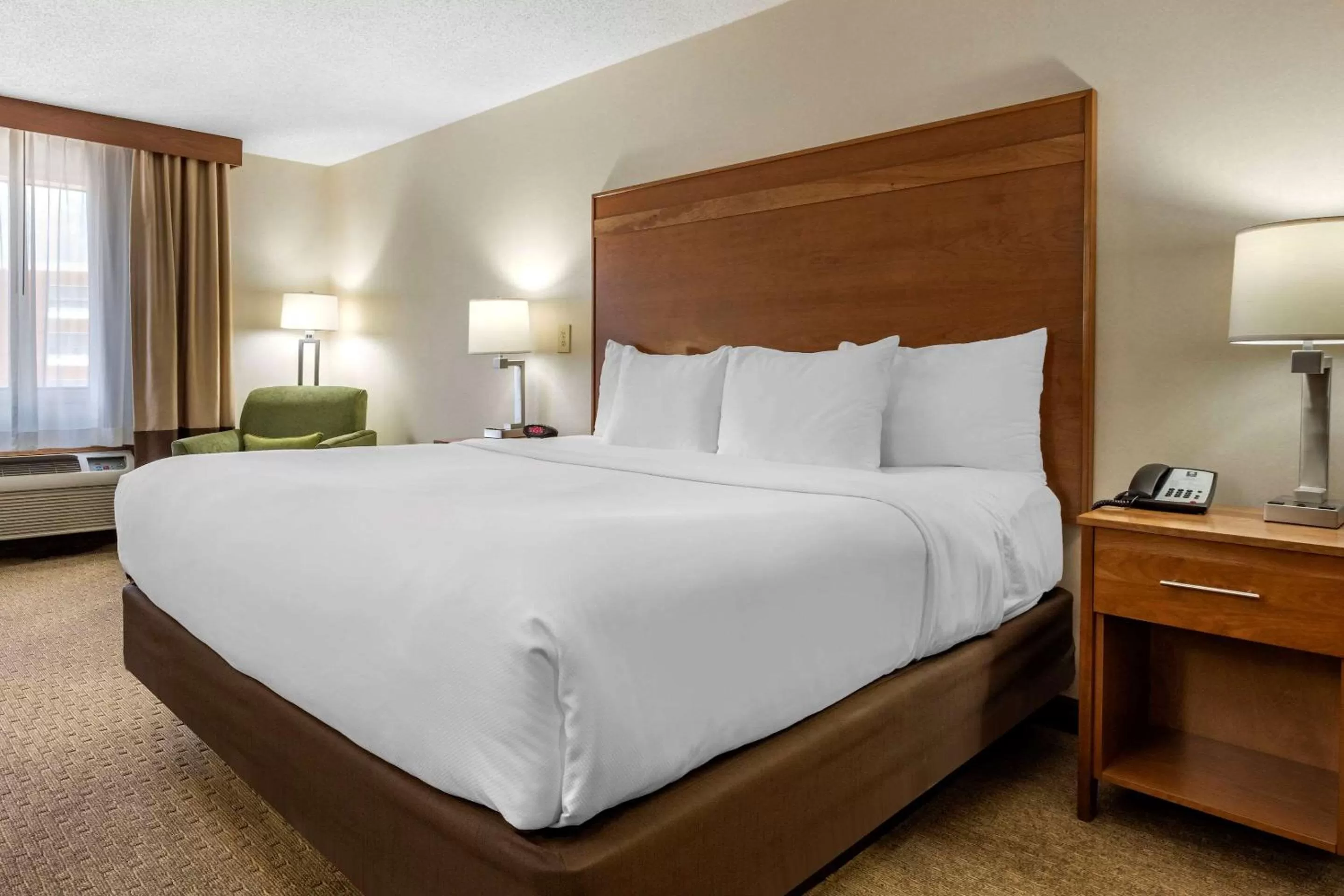 King Room - Non-Smoking in Comfort Inn Millersburg