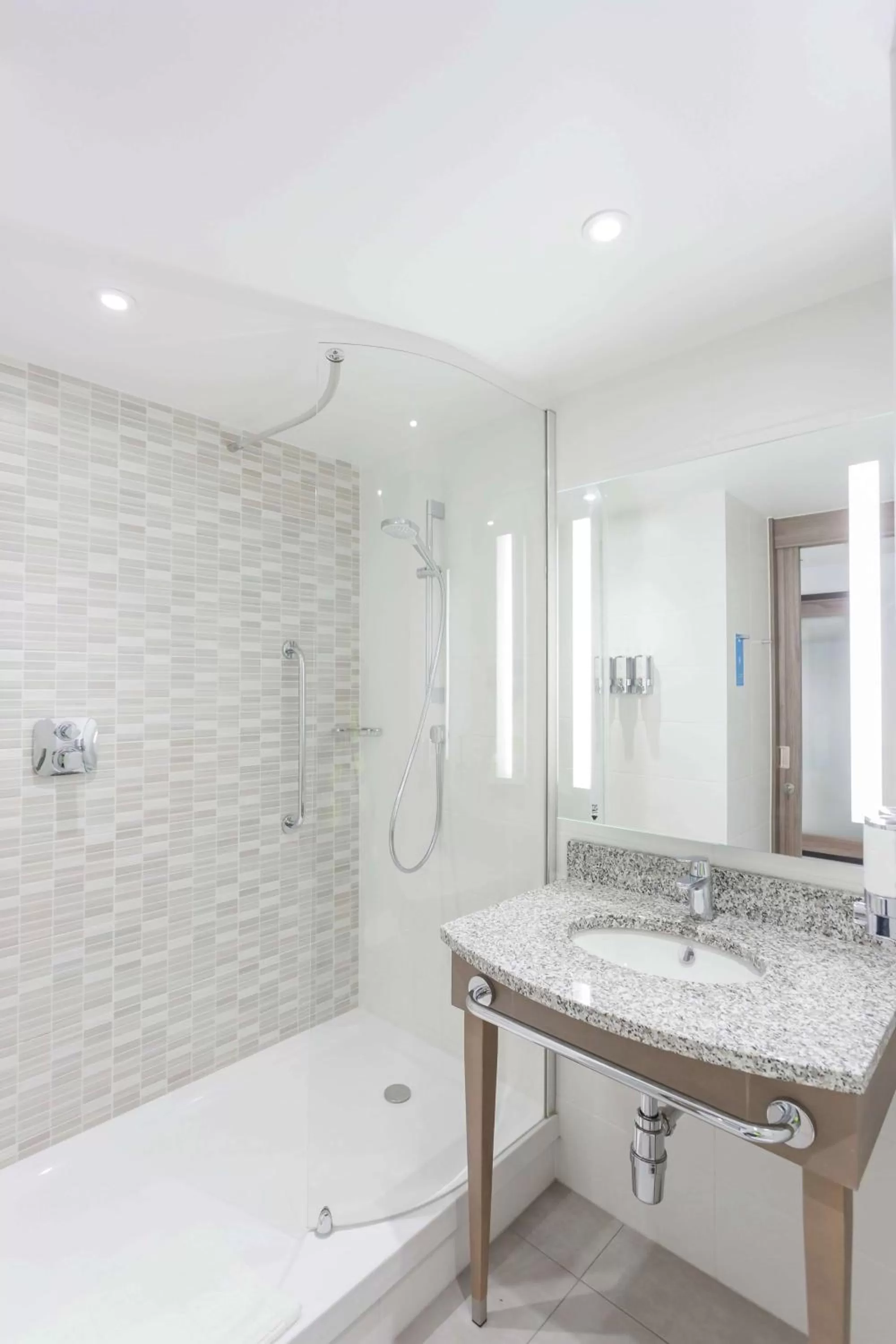 Premium Room with Two Double Beds and Sea View - Non-Smoking in Hampton By Hilton Blackpool