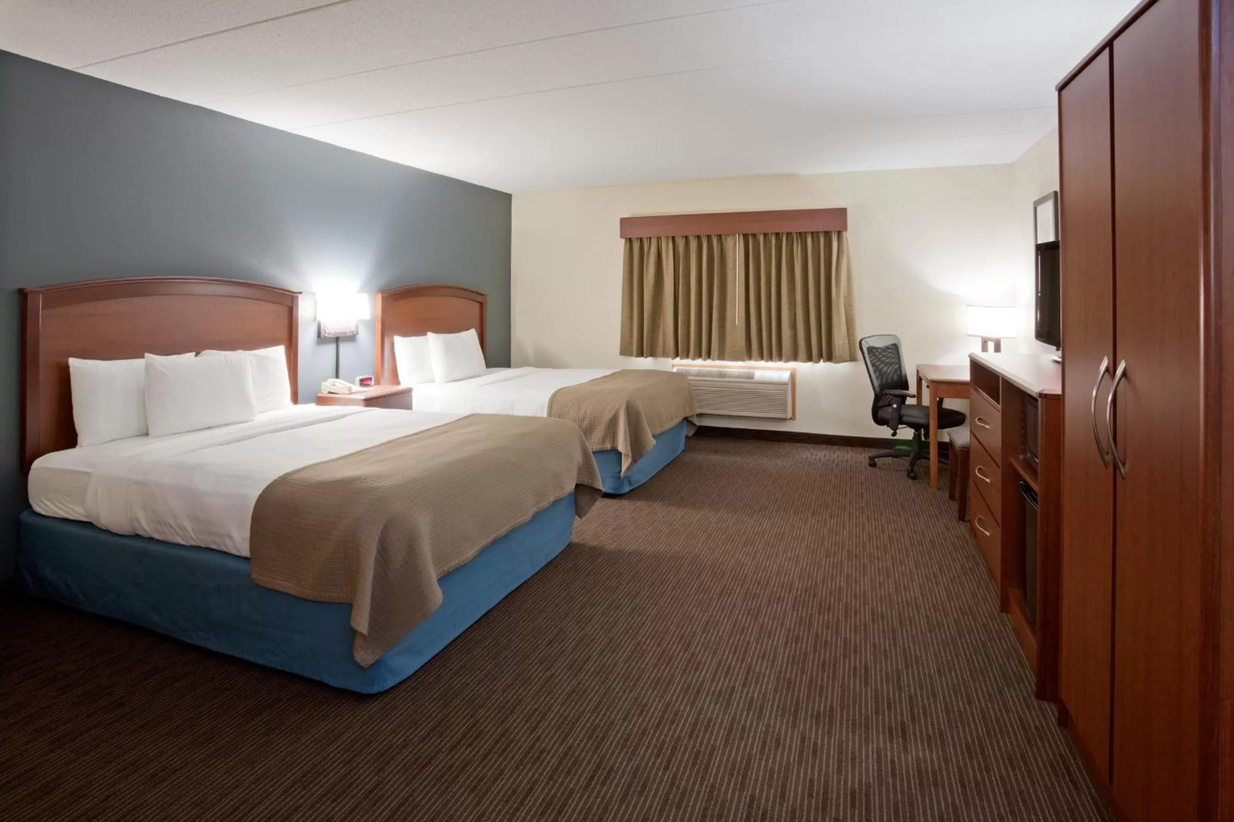 Queen Room with Two Queen Beds - Mobility Access/Non-Smoking in AmericInn by Wyndham Princeton MN