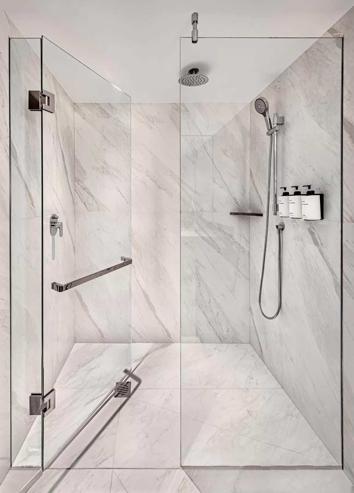 Classic King Room with Harbor View - Club Lounge Access in InterContinental Sydney by IHG