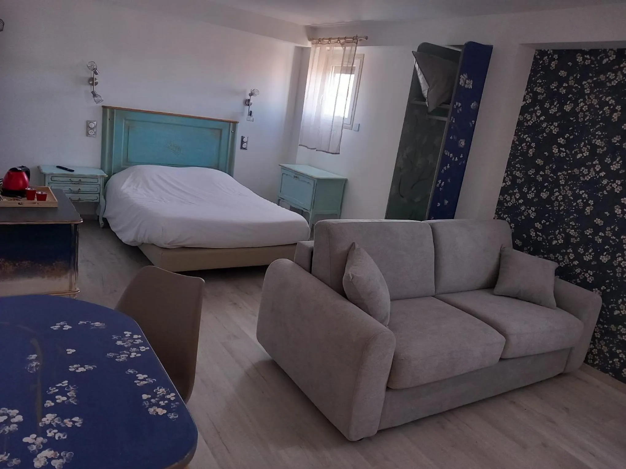 Superior Family Room - single occupancy in Cit'Hotel Le Montreal