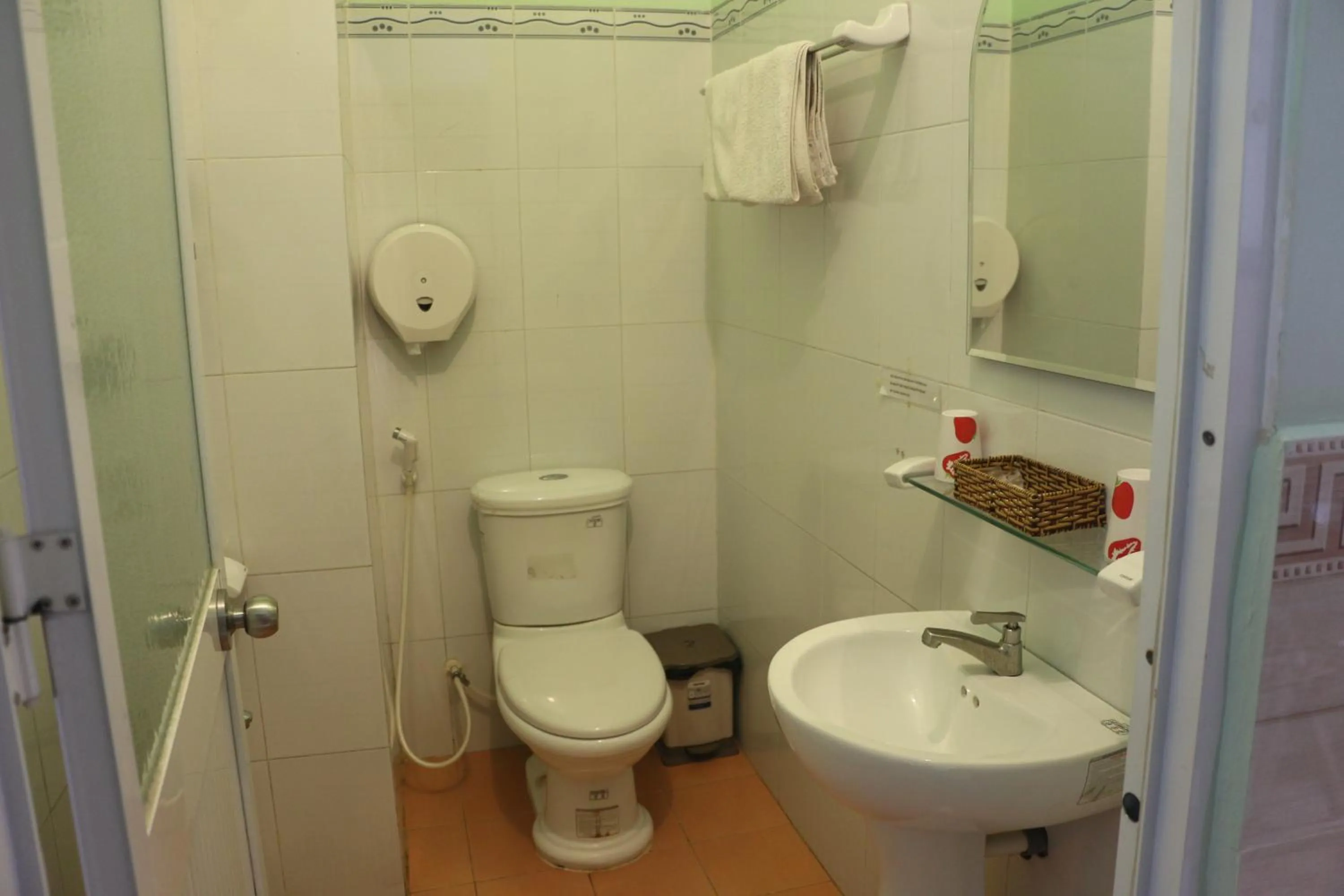  Standard Double Room - No Window in Kim Long Hotel