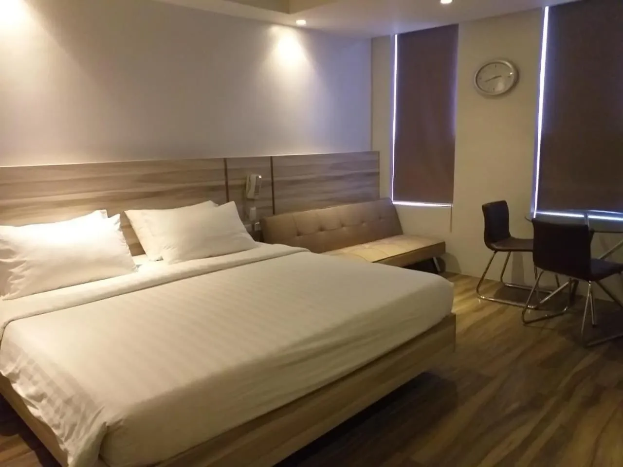 Two-Bedroom Suite in Mabolo Royal Hotel