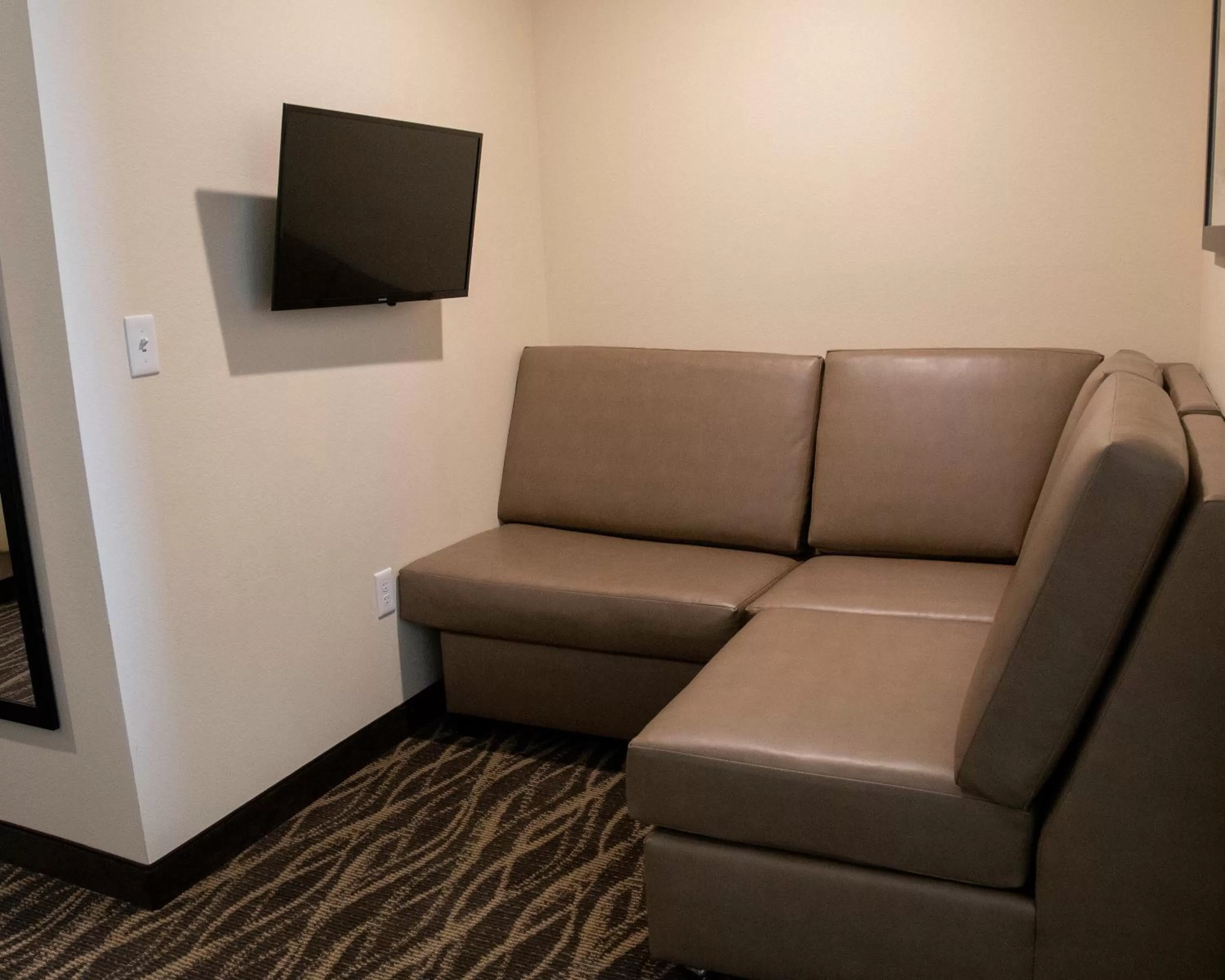 Queen Studio in Cobblestone Hotel & Suites - Two Rivers