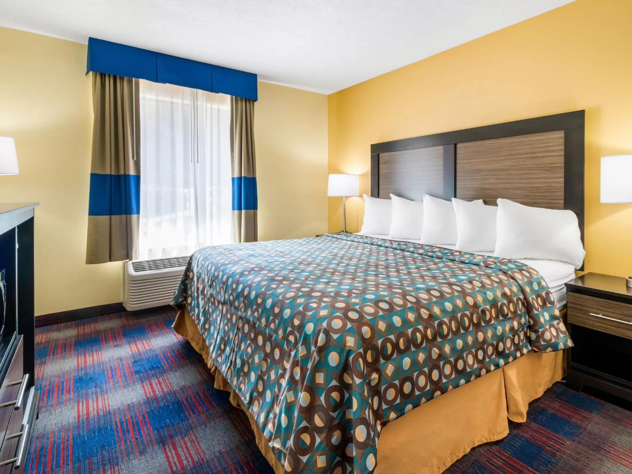 One King Bed One Double Bed Suite in Americas Best Value Inn - Clayton