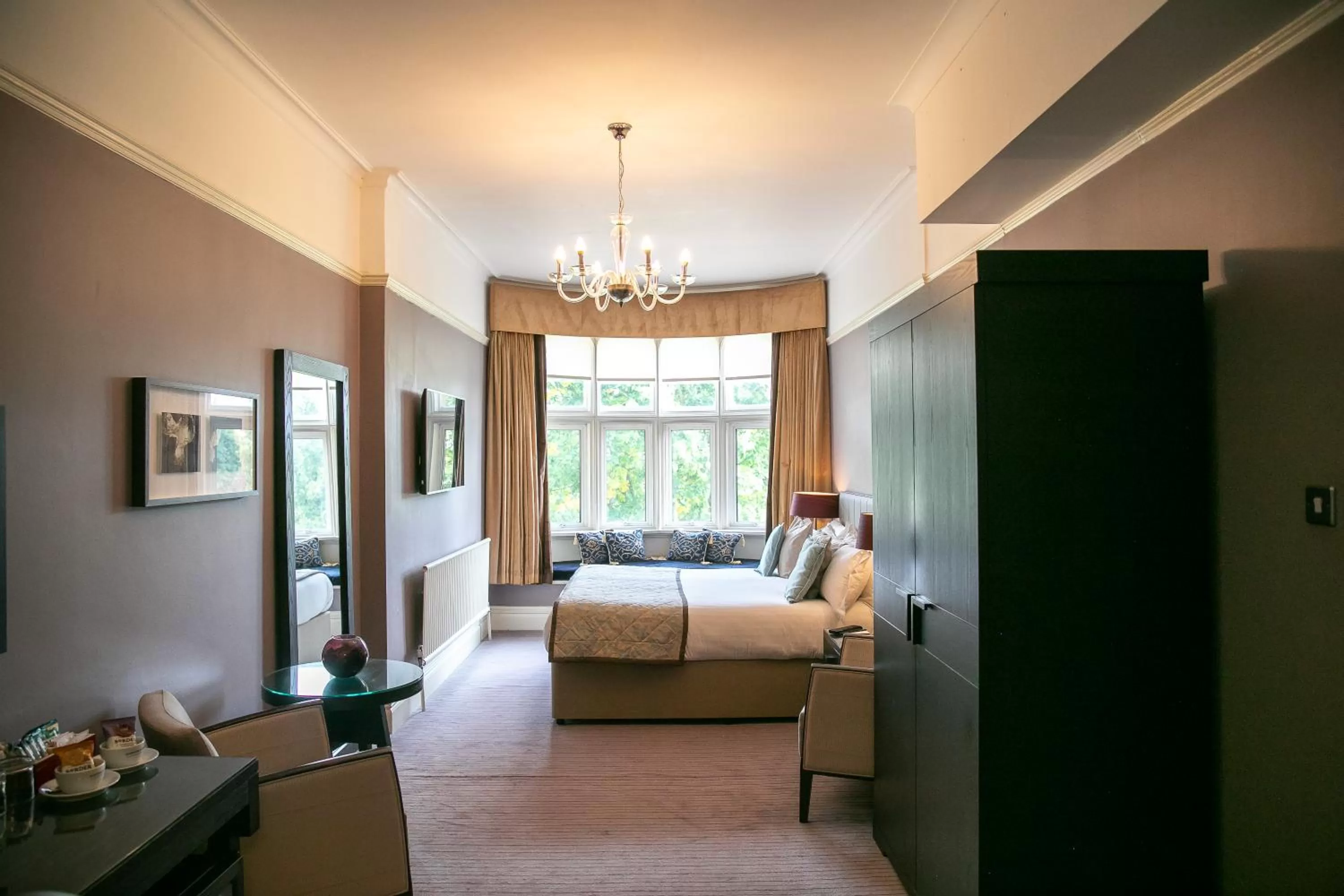 Junior Suite - Main Building in Hartsfield Manor