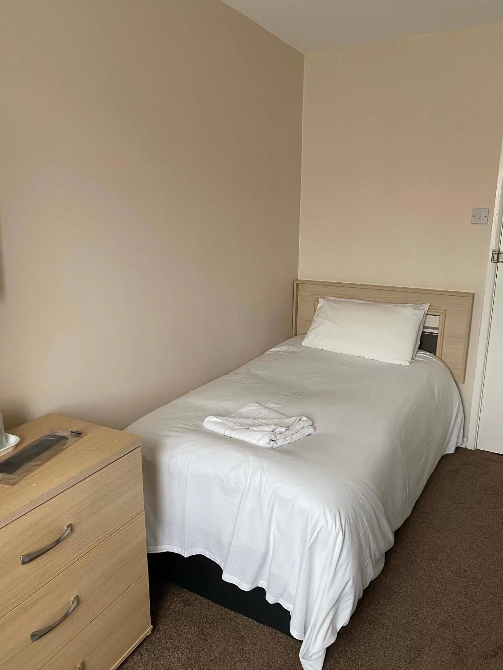 Single Room in Arncliffe Lodge Hotel