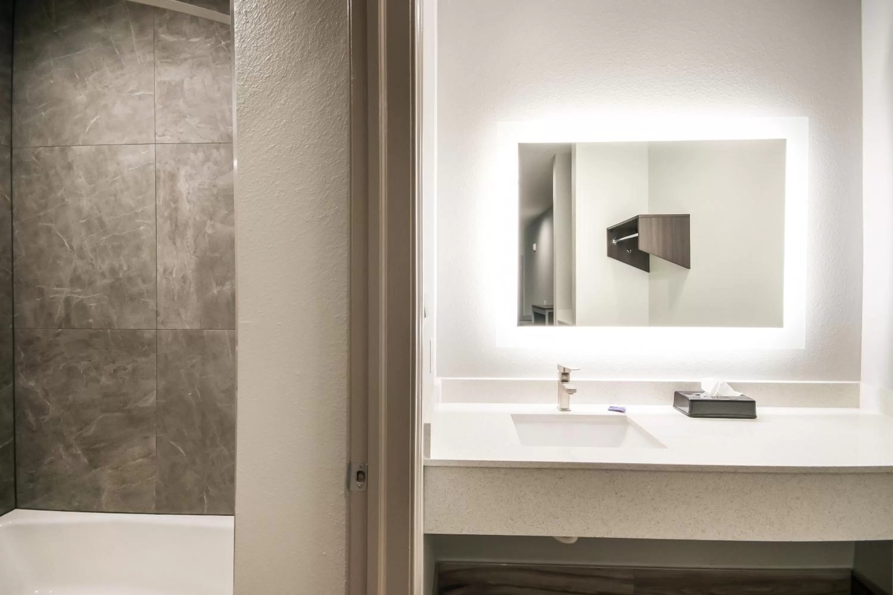 King Bed in Americas Best Value Inn & Suites Northeast Houston Downtown I-610