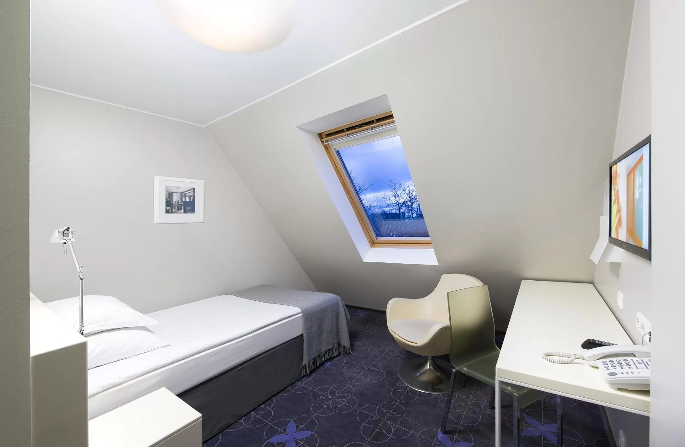 Standard Single Room without Air Conditioning - single occupancy in Hotel L'Ermitage