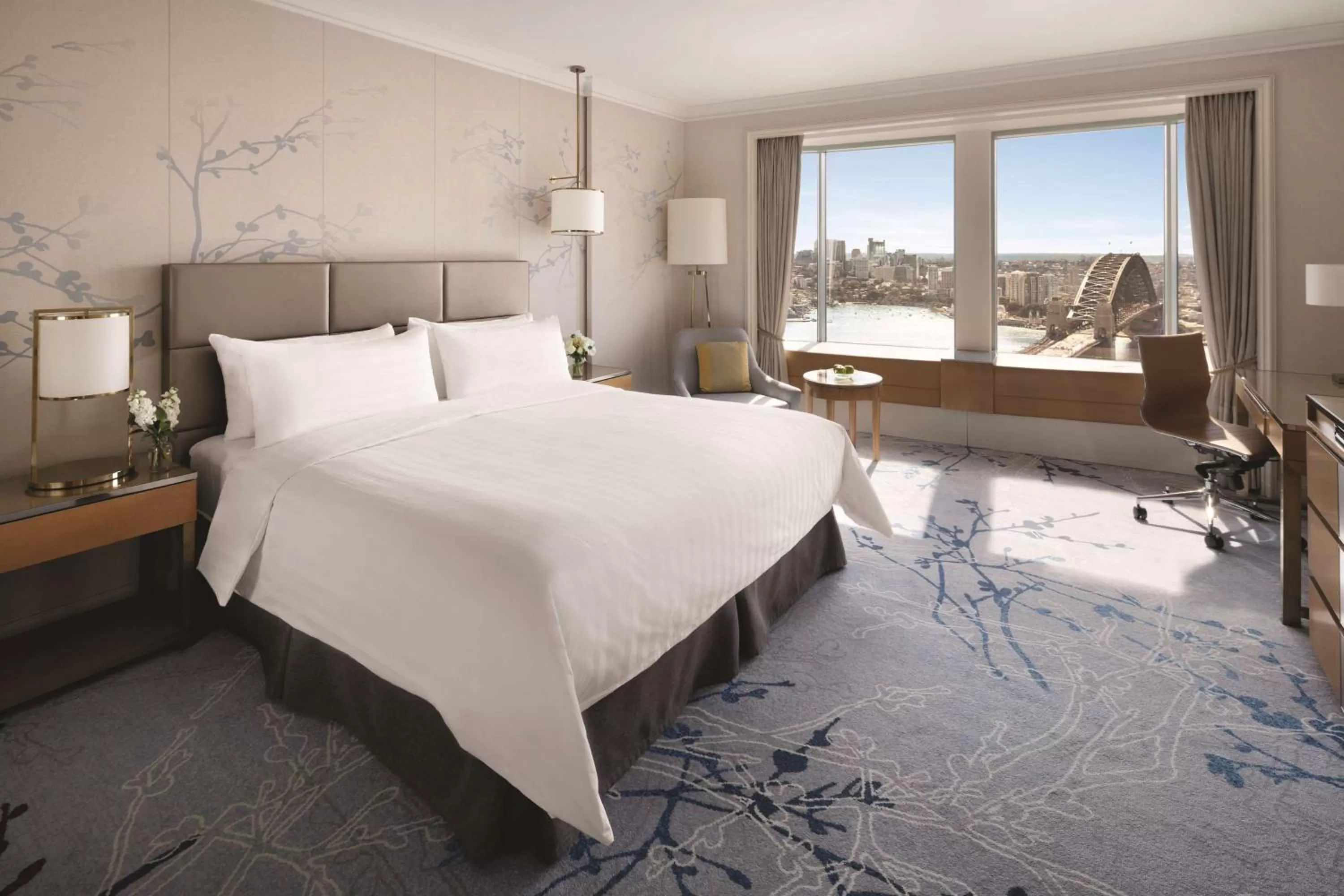 Horizon Sydney Harbor King with Club Lounge Access in Shangri-La Sydney