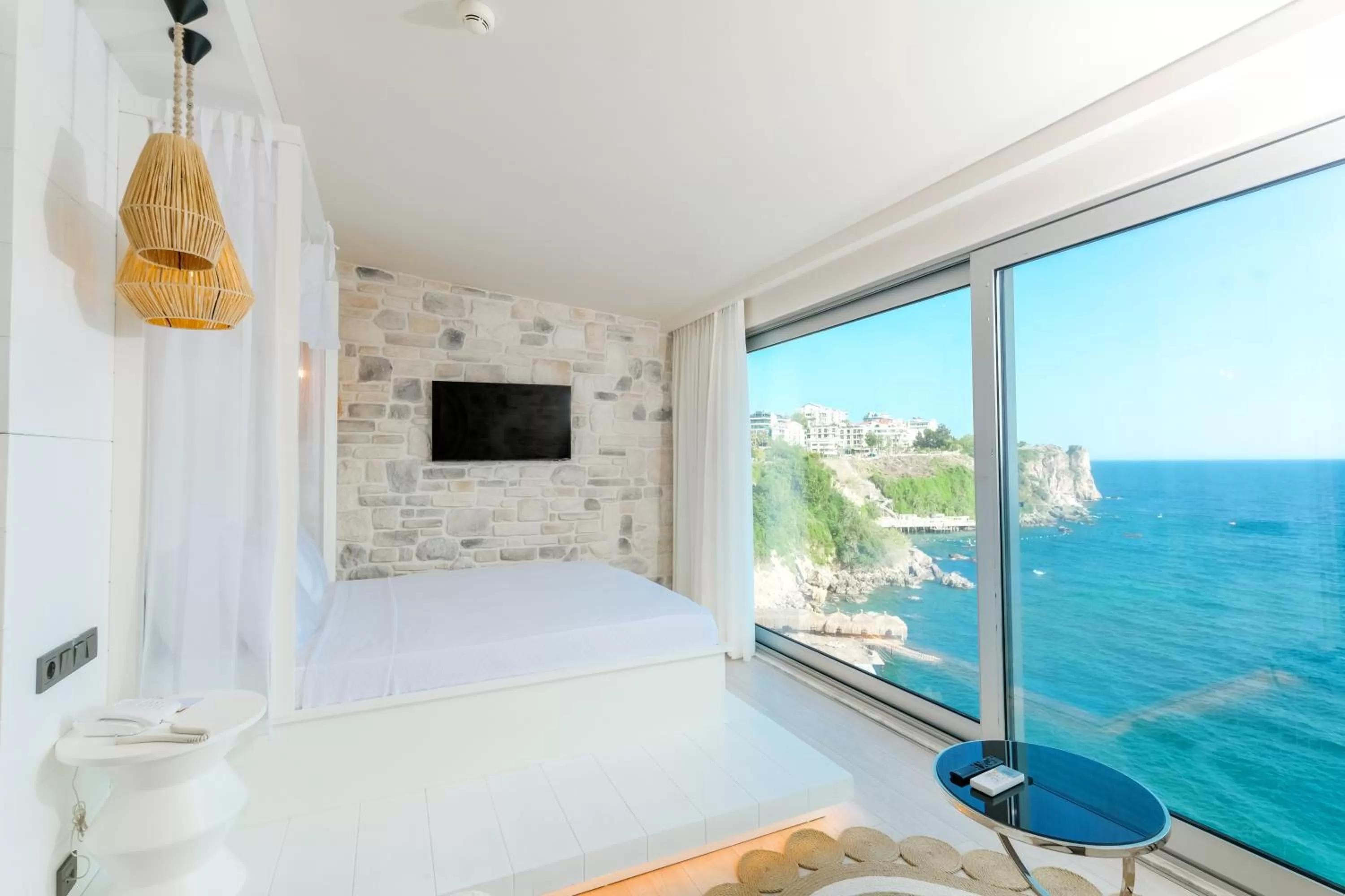 Deluxe Suite with Sea View in Bilem Hotel Beach & Spa