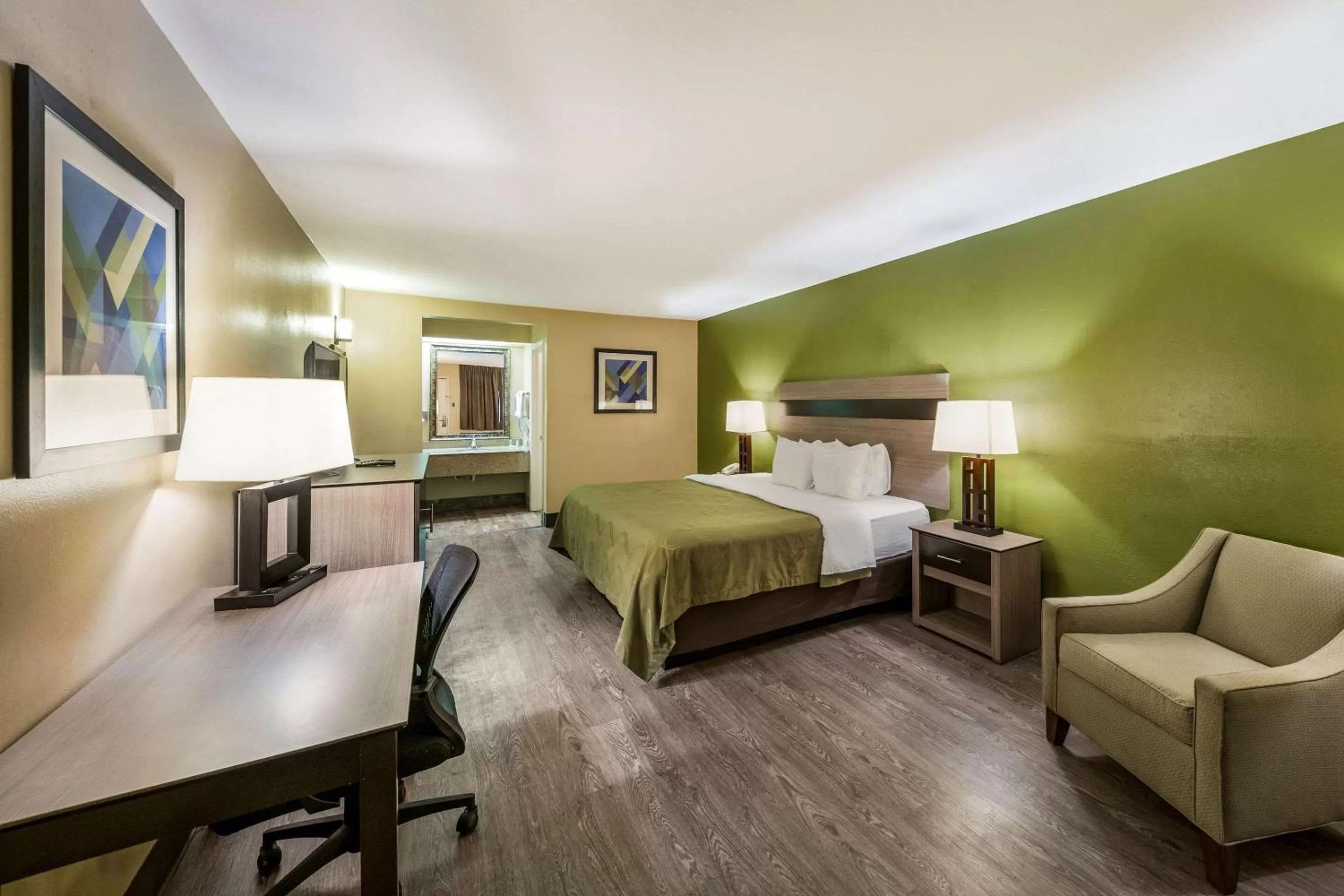 King Room - Non-Smoking in Quality Inn & Suites Garland - East Dallas