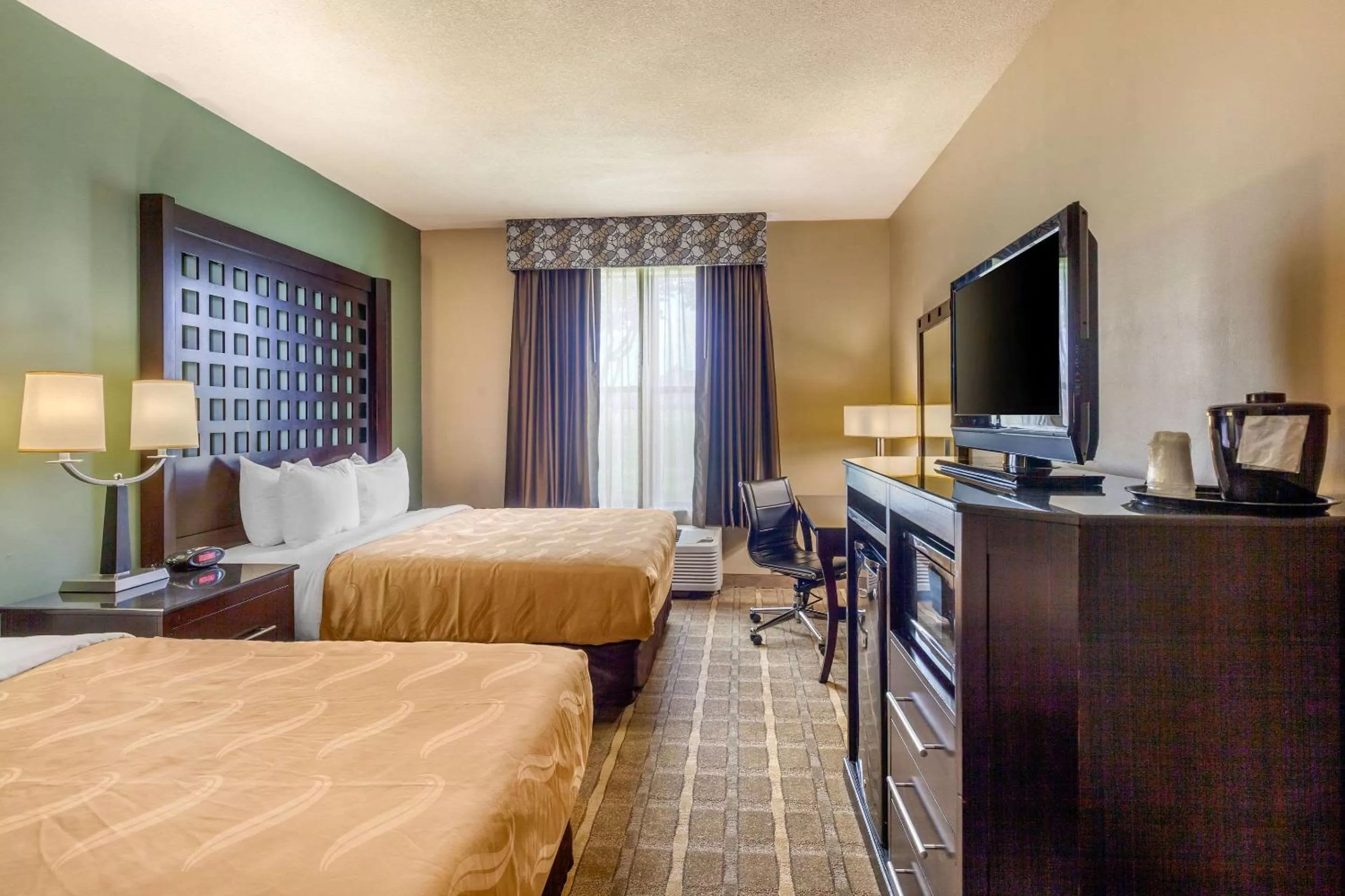 Queen Room with Two Queen Beds - Non-Smoking in Quality Inn & Suites Durant