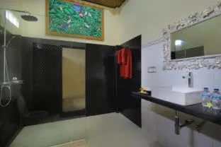 Deluxe Double or Twin Room in Uma Sari Cottage