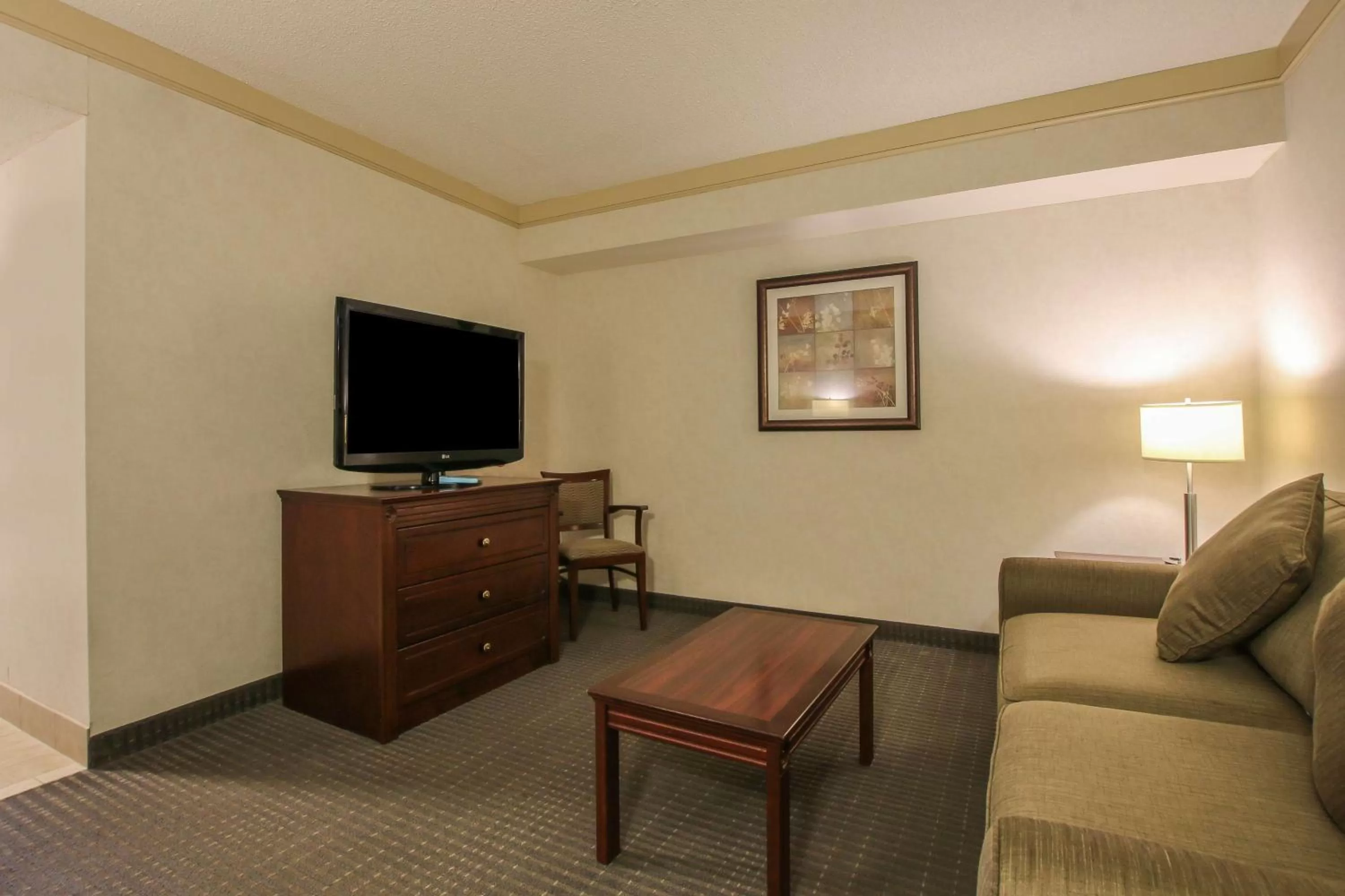 King Suite in Best Western Brantford Hotel and Conference Centre