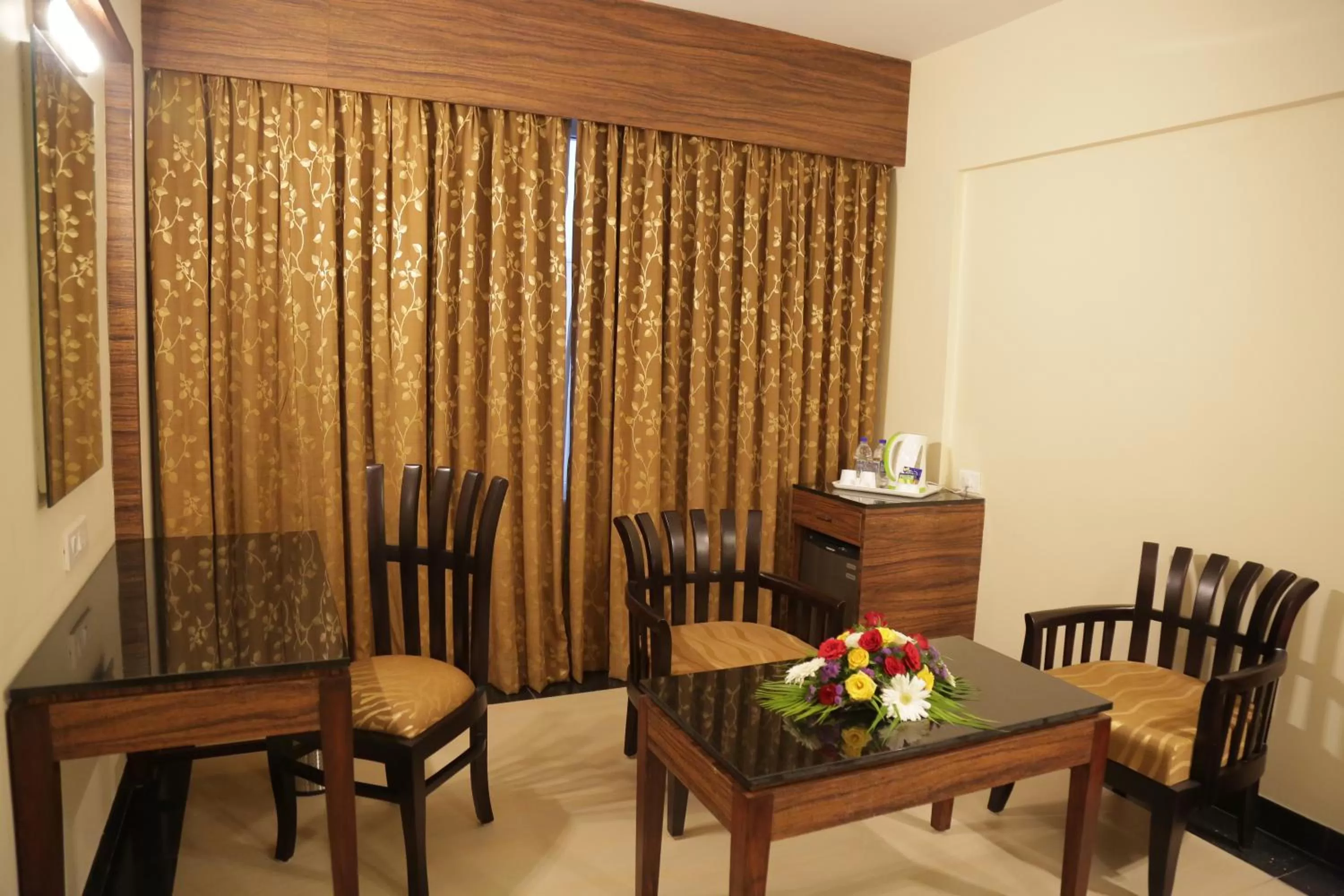 Luxury Triple Room in Rangalaya Royal