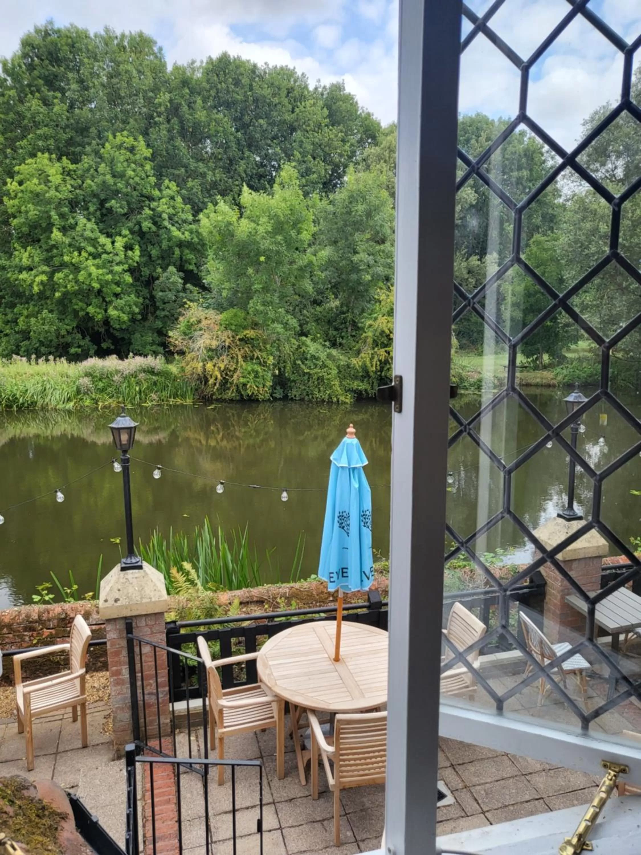 Suite with River View in The Kingfisher