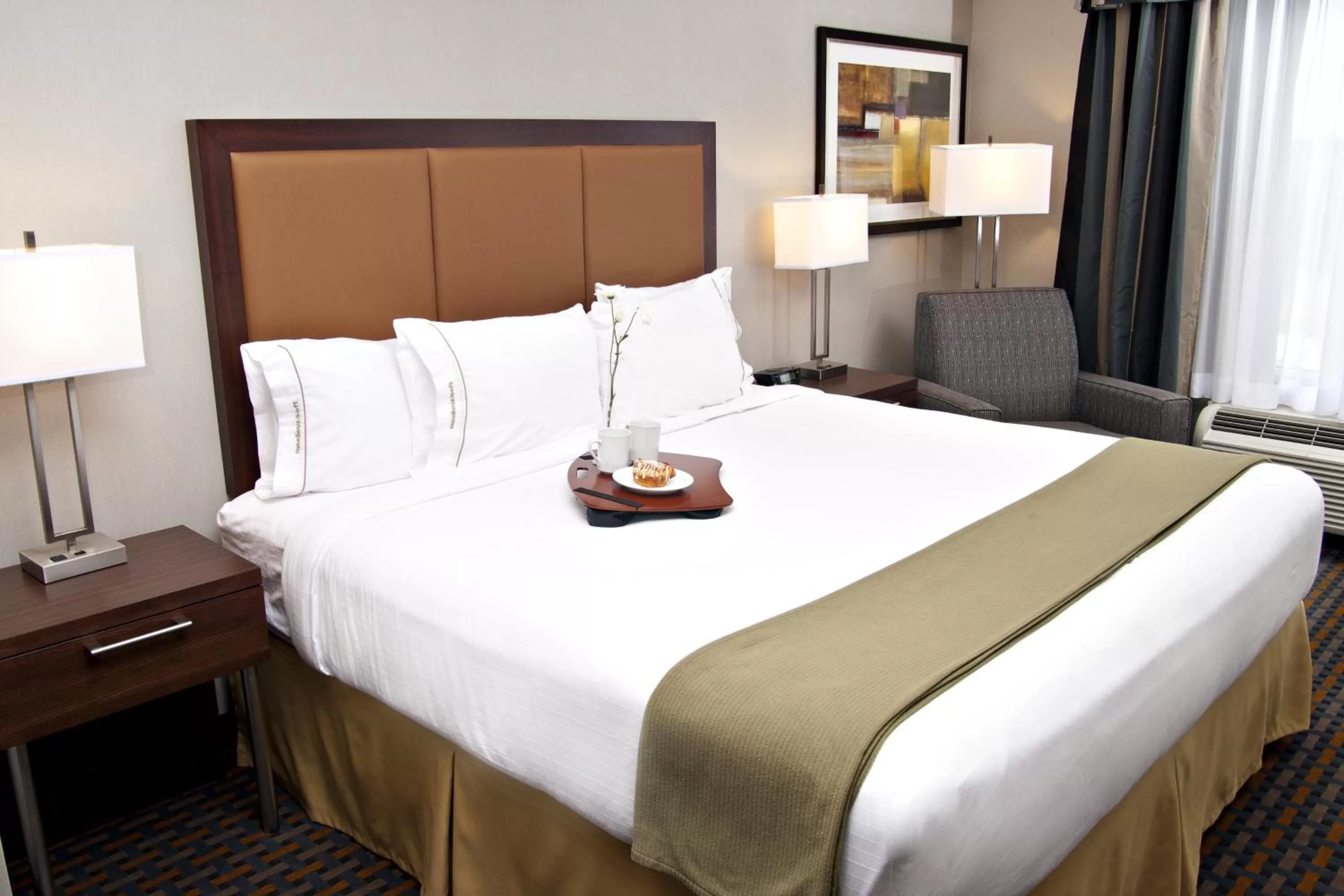 Standard King Room in Holiday Inn Express Pembroke by IHG